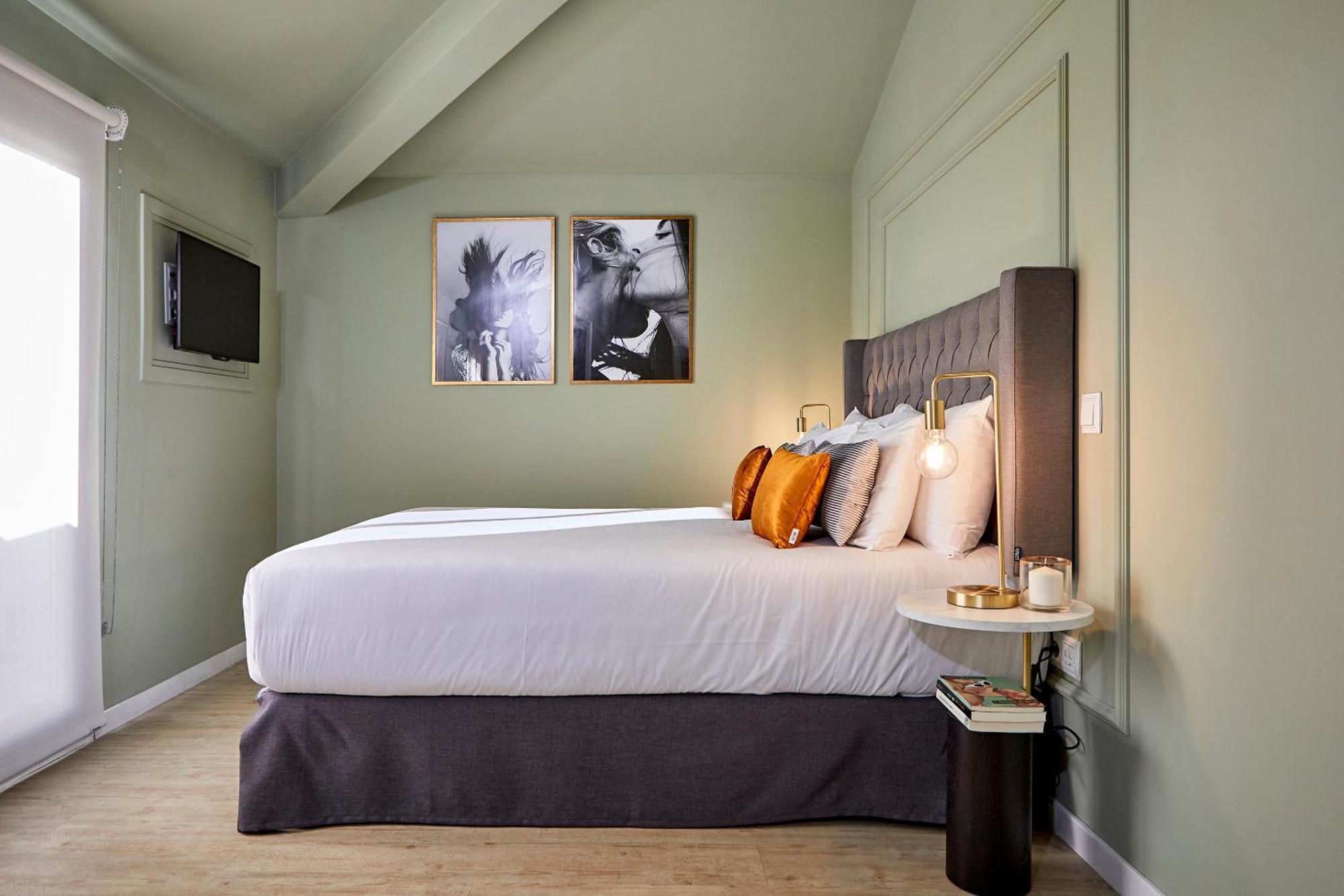 Deluxe Attic Terrace