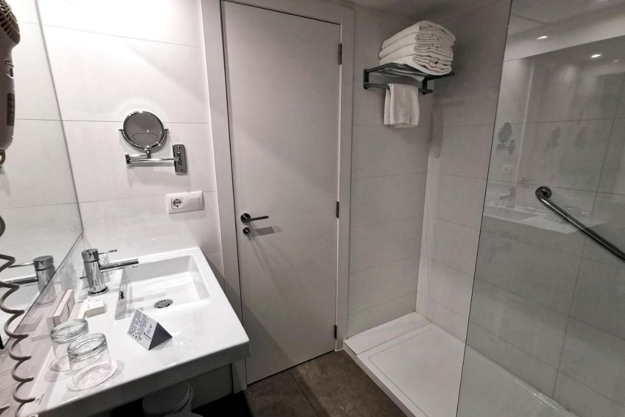 One-Bedroom Apartment Sea View