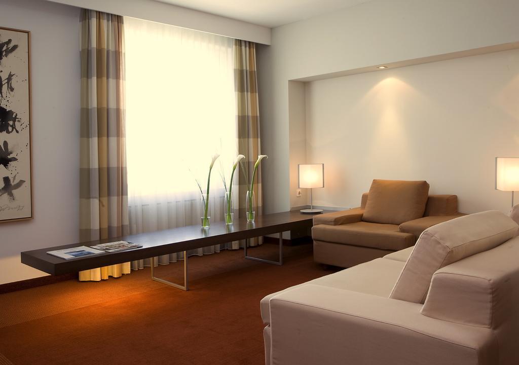 Suite,191320888:JPEG