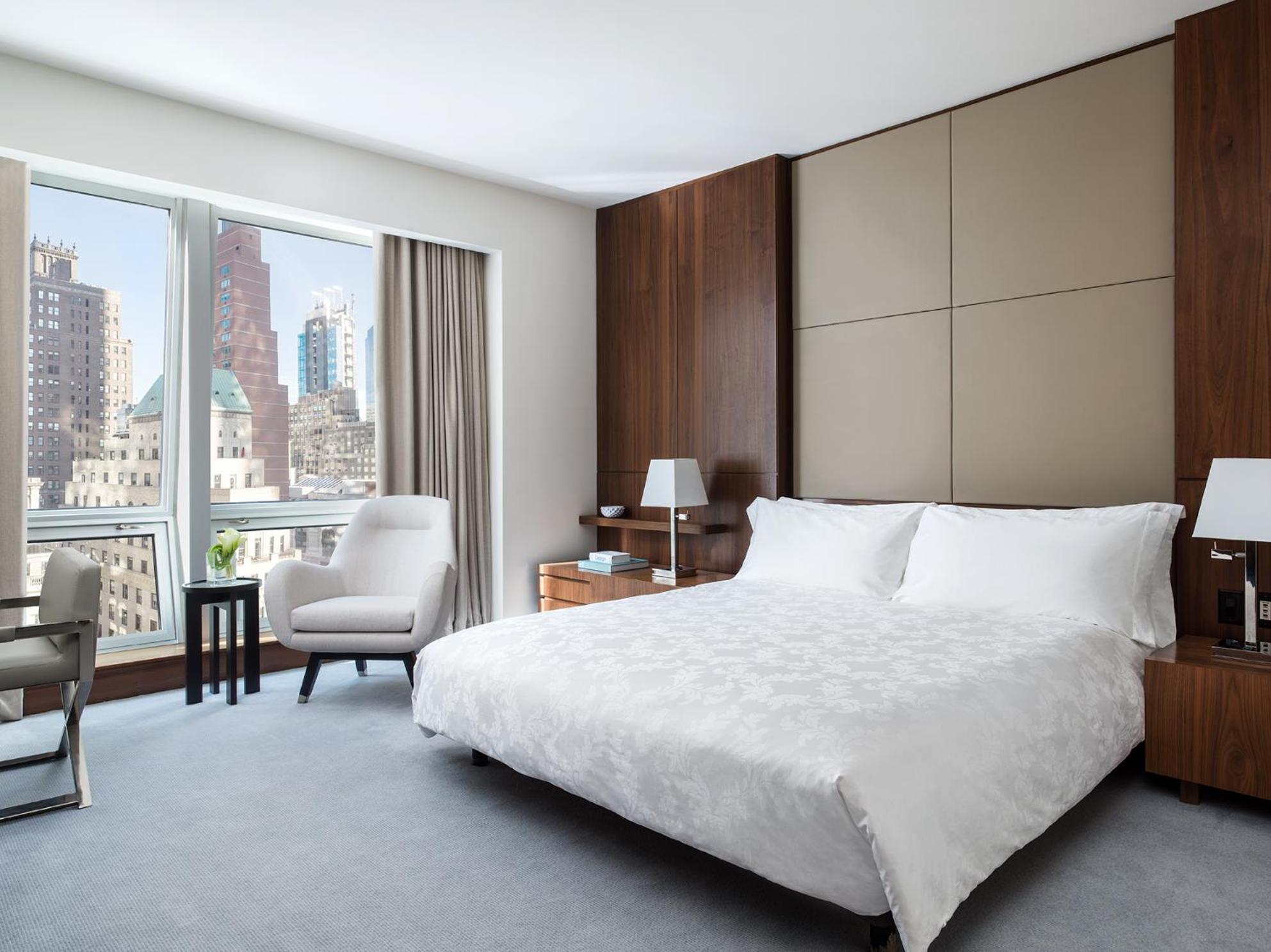 Deluxe Room King Bed