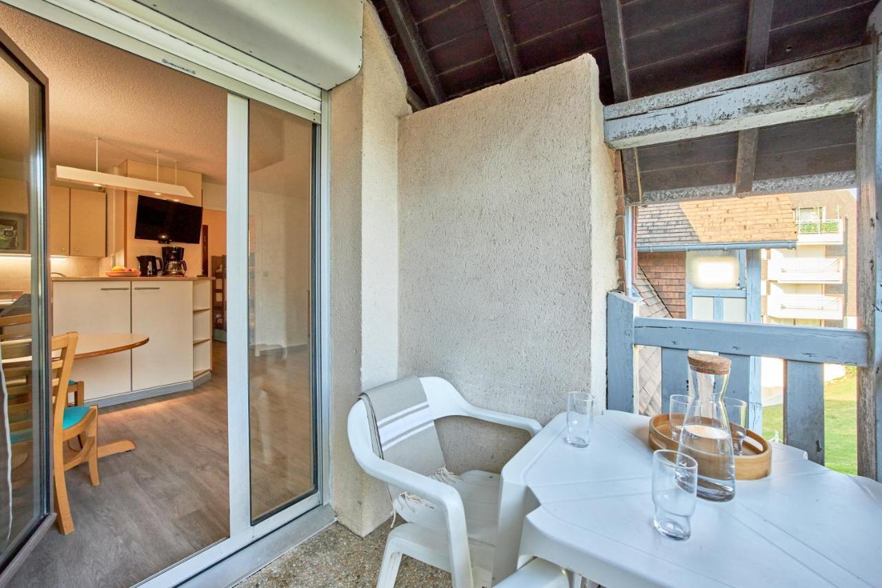 Studio Sleeping Alcove Terrace or Balcony