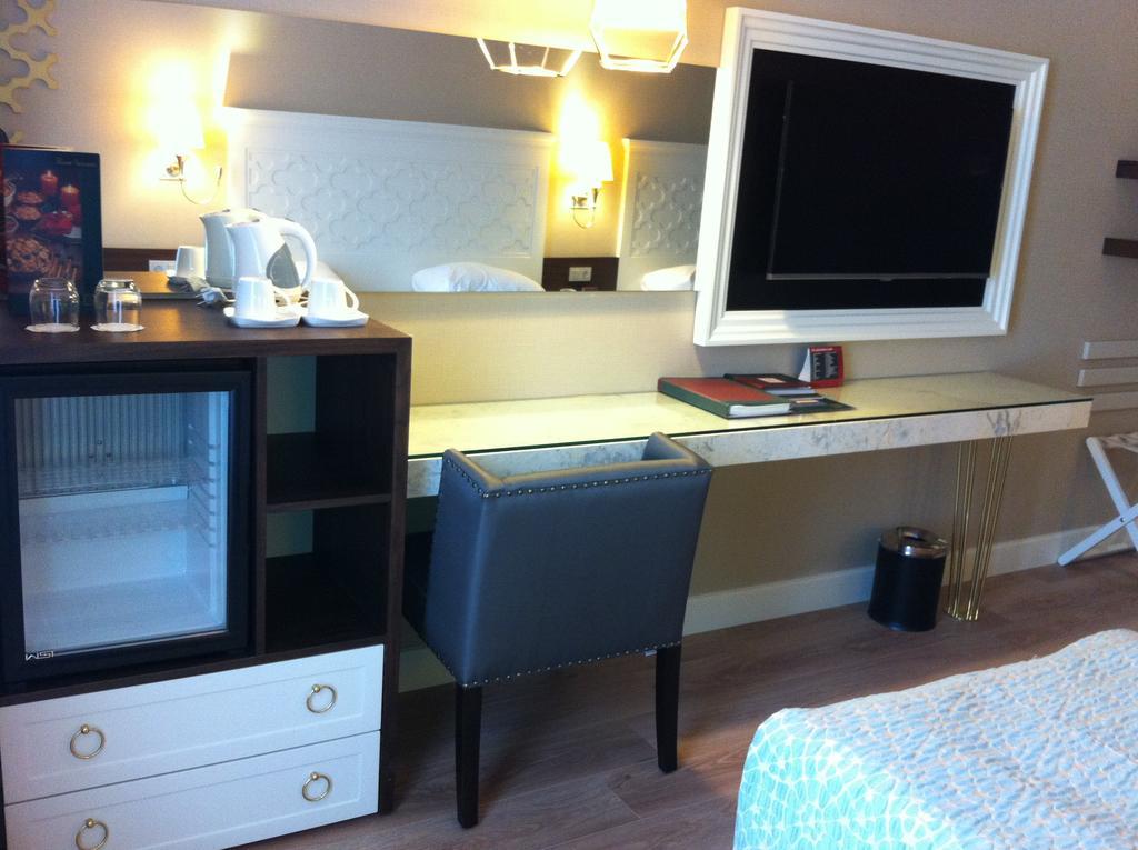 Standard Double Room with City View