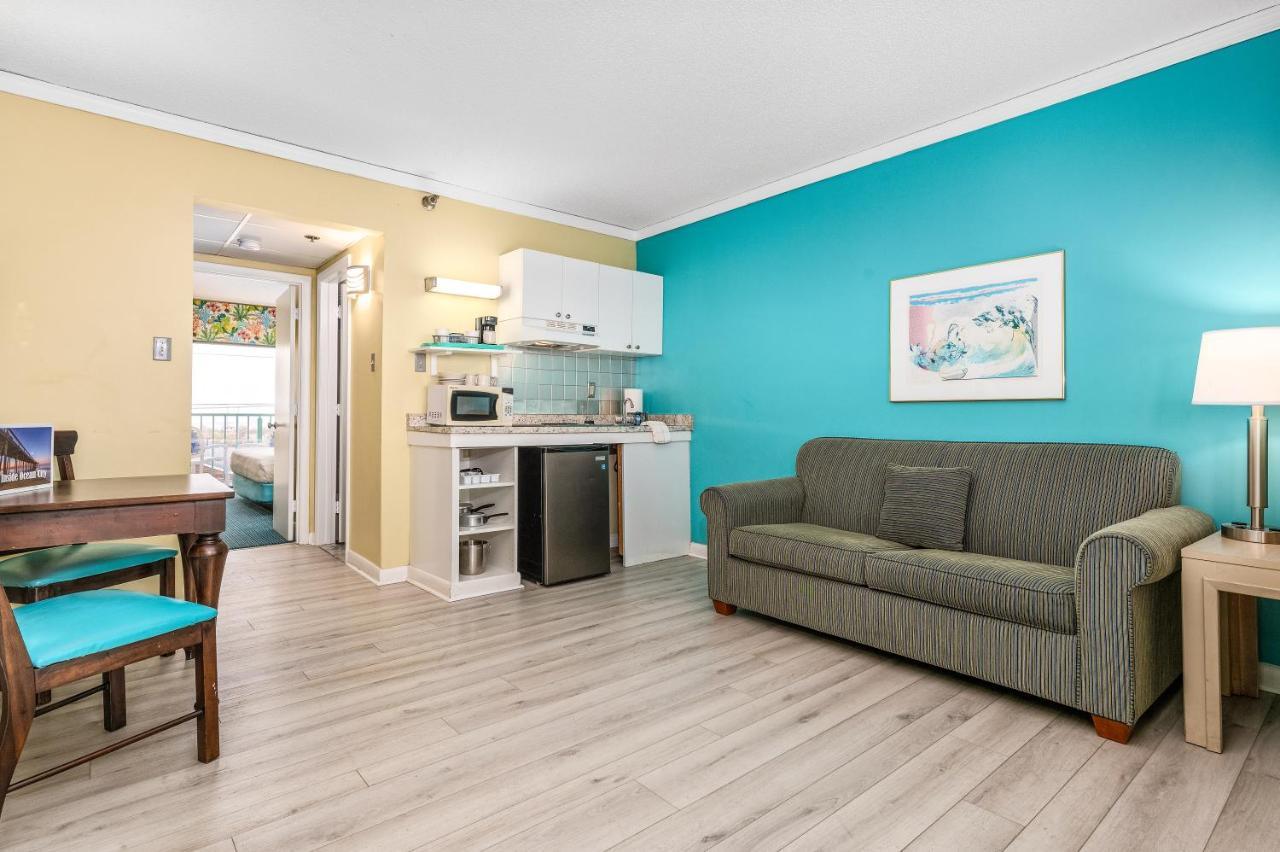 King Suite with Balcony-No Pets Allowed,1207424206:JPEG