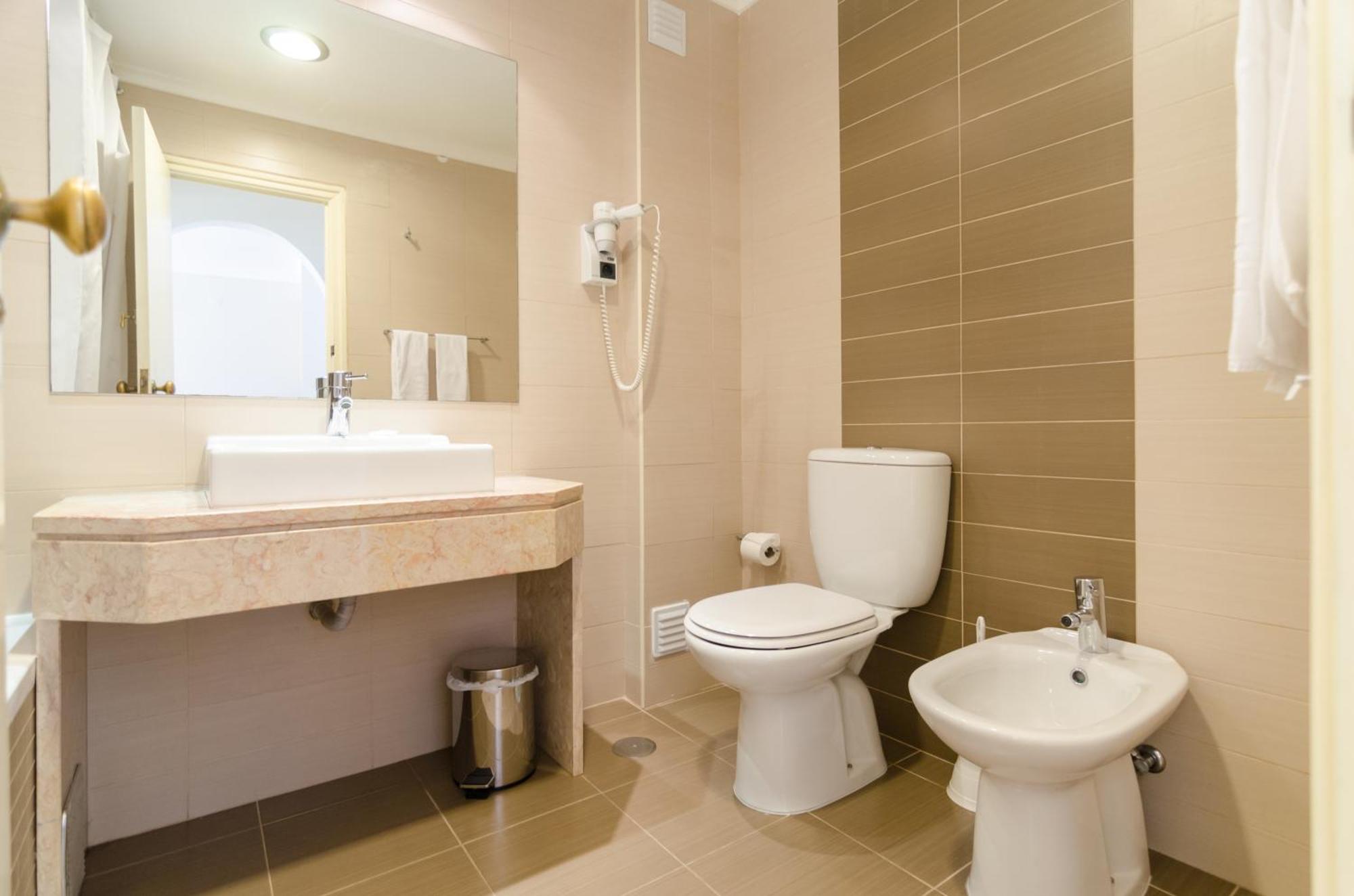 One-Bedroom Apartment with Sea View,1333720631:JPEG