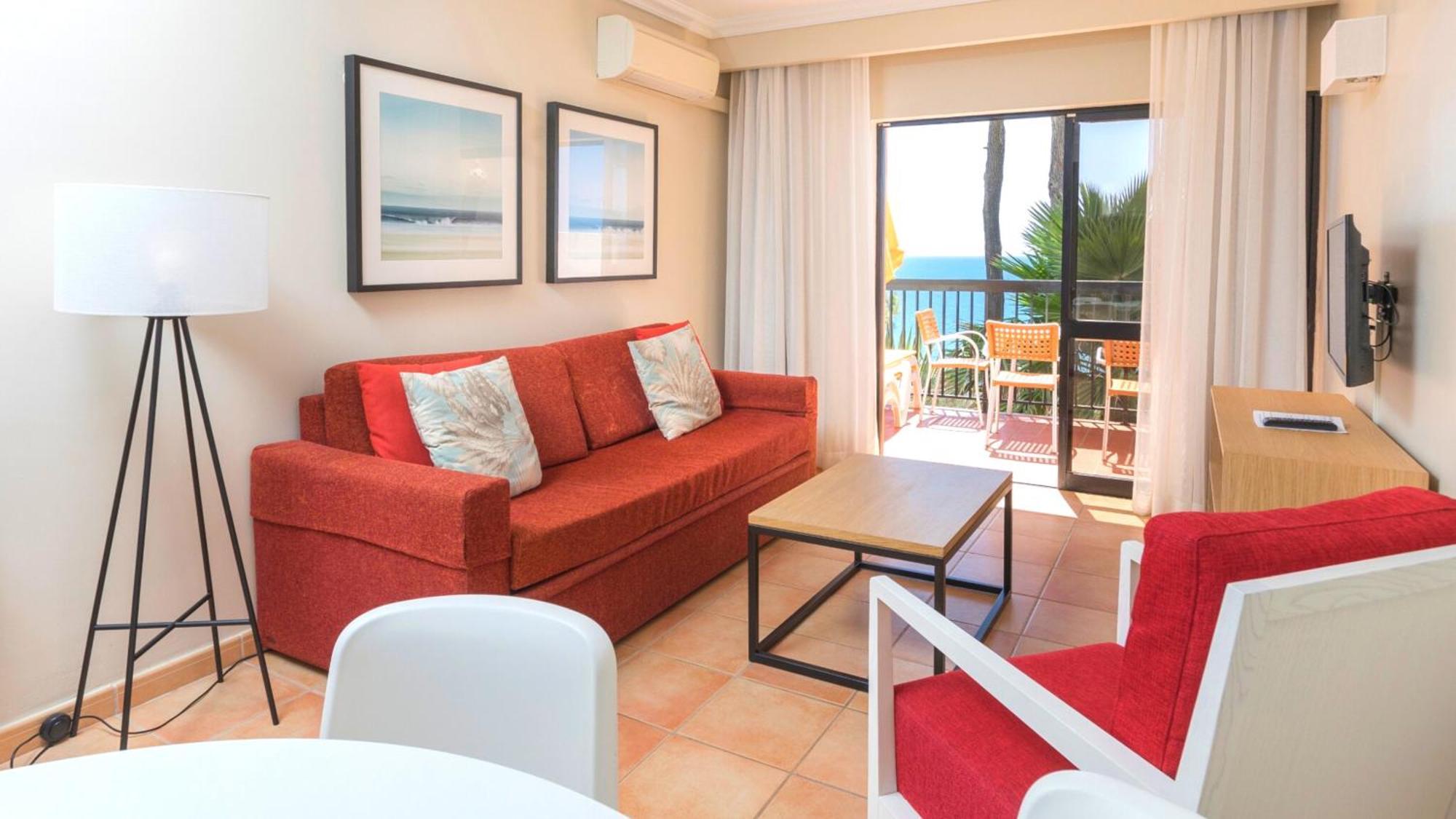 Two-Bedroom Apartment with Sea View,1333720643:JPEG