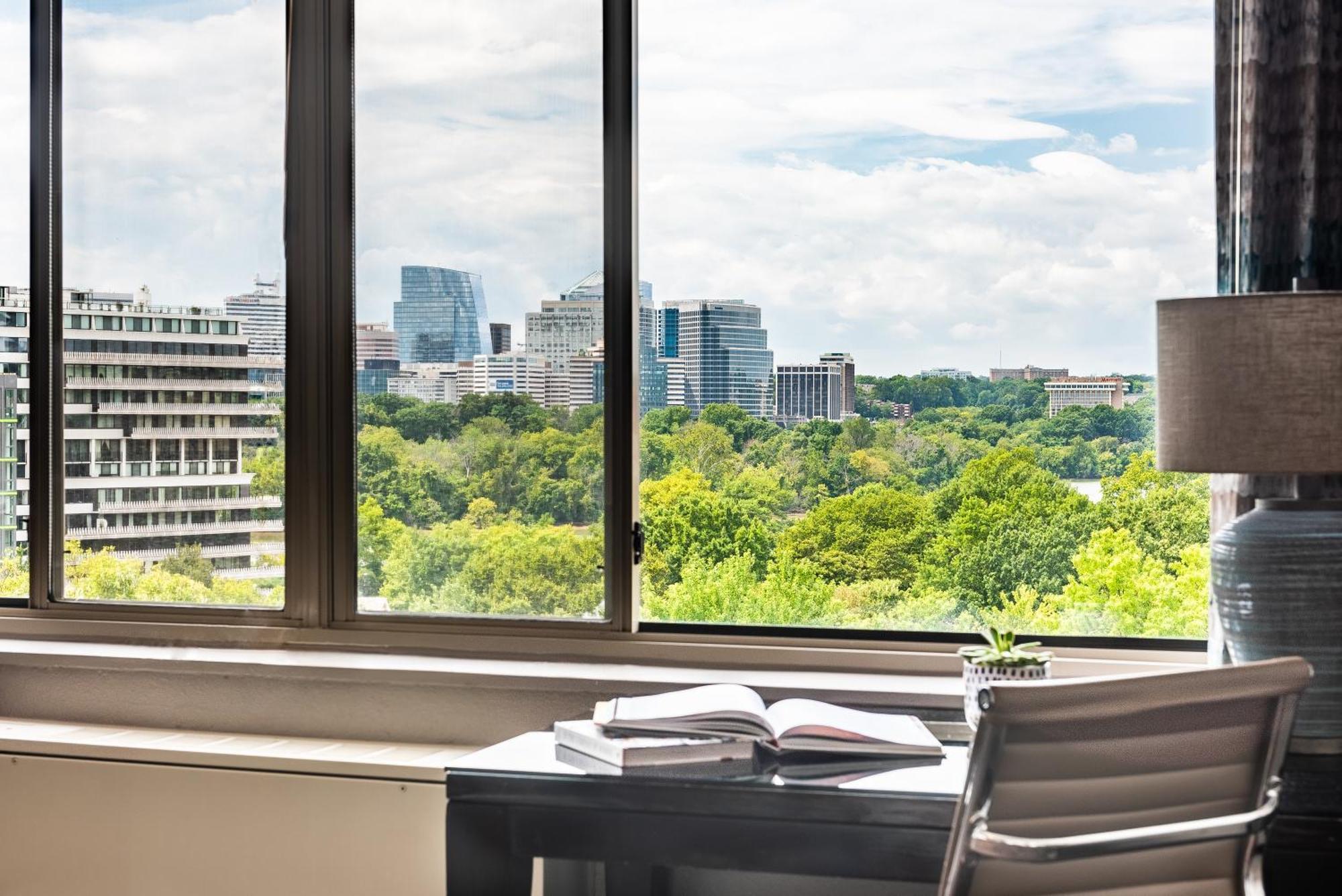 Potomac King Suite