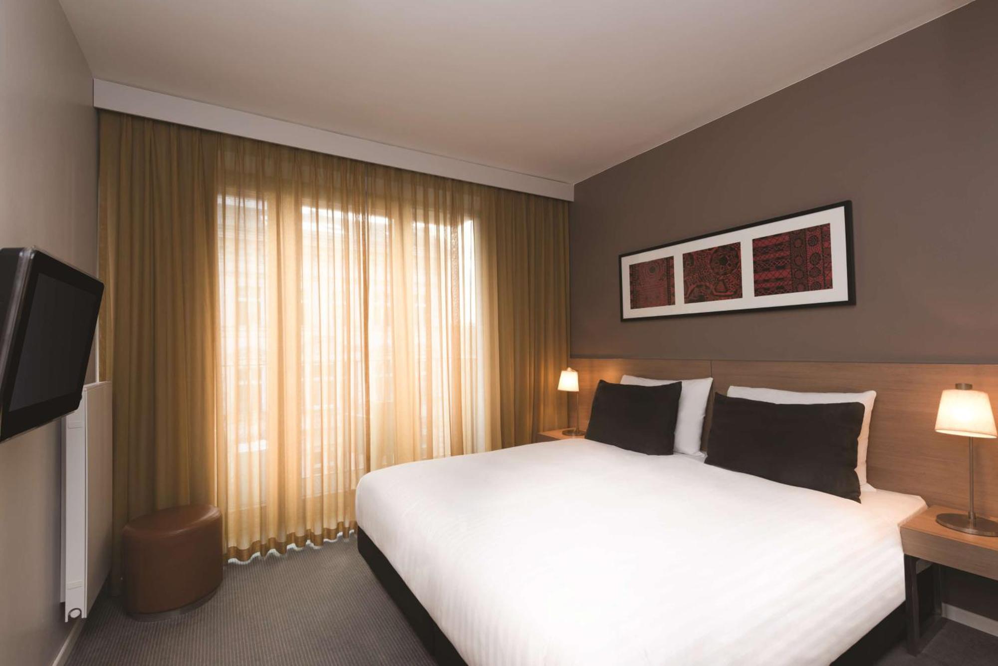 One-Bedroom Apartment,1276761910:JPEG