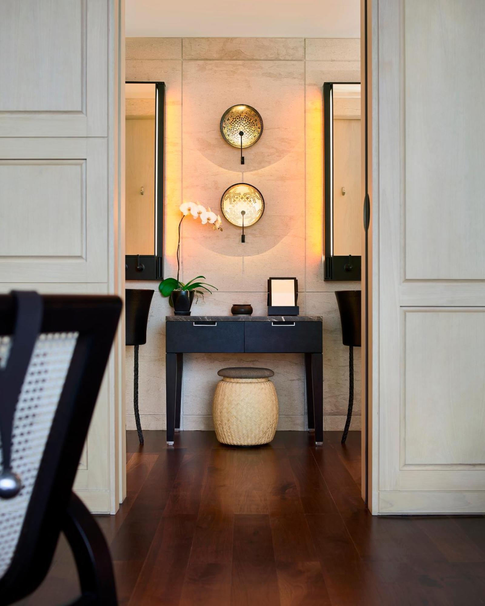 Corner Studio with City view