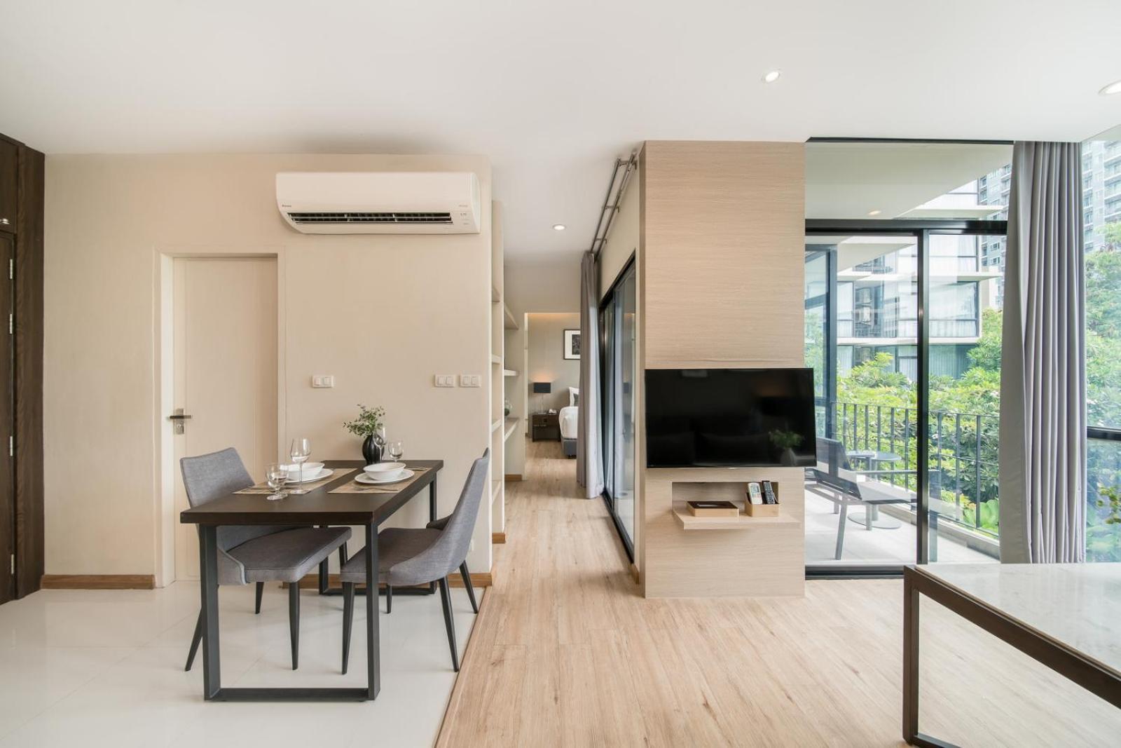 Grand Suite with Pool View