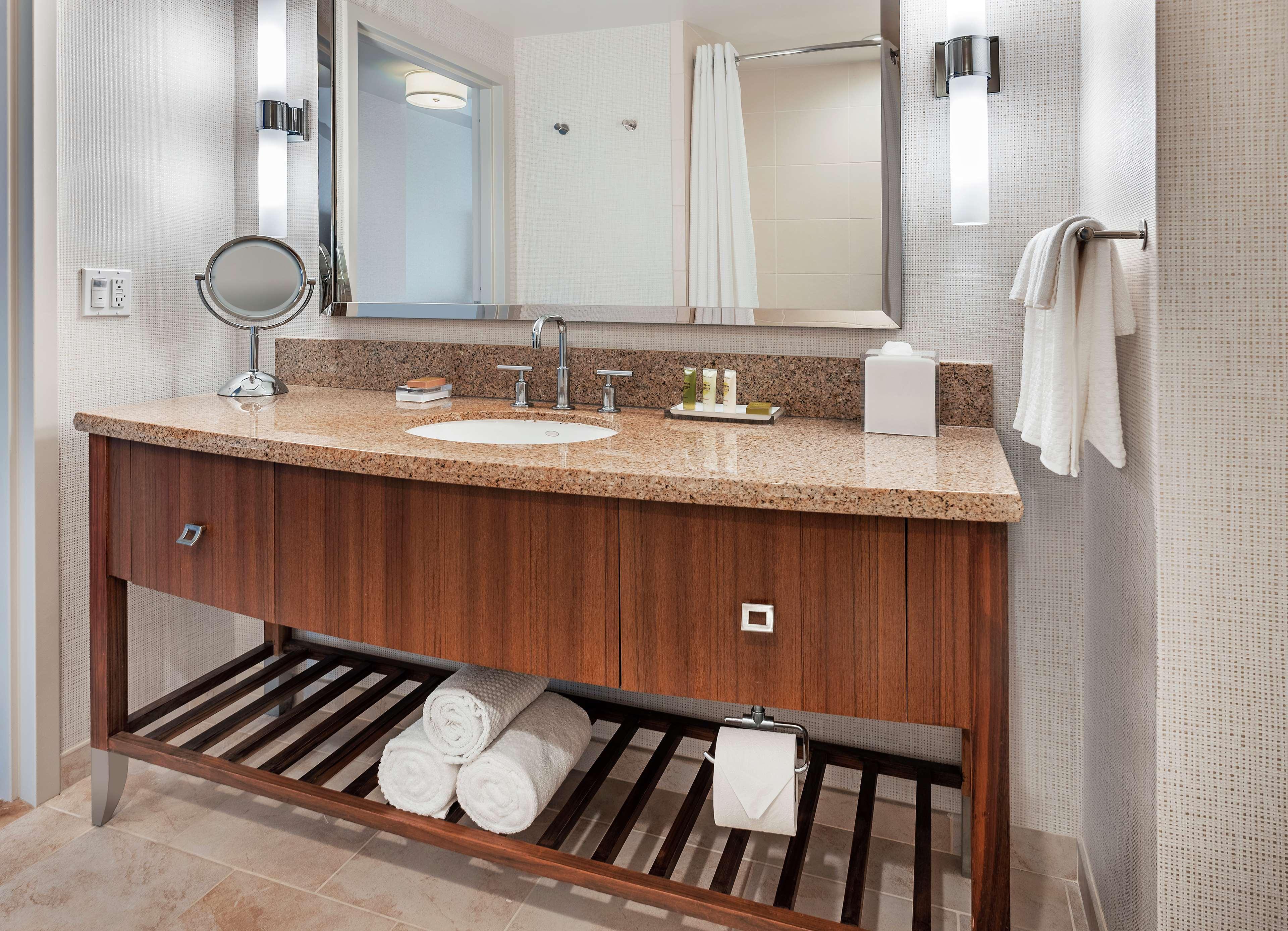 Bridge View Queen Room with Two Queen Beds,1552289848:JPEG