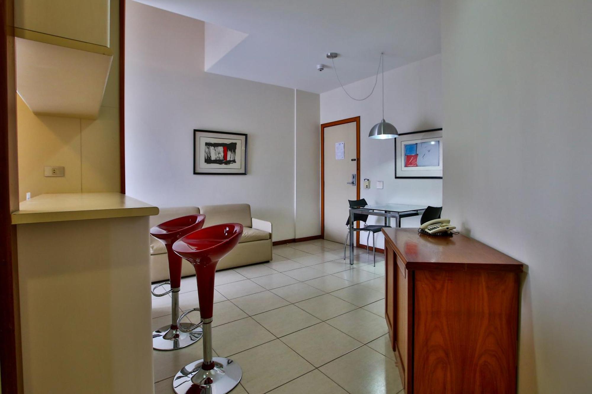 Deluxe Queen Suite
