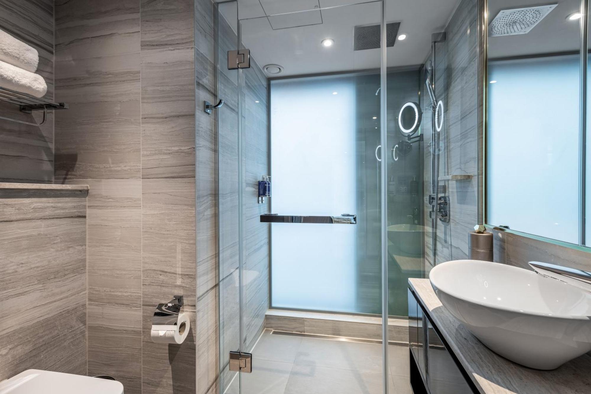 Executive King Room,1363878098:JPEG