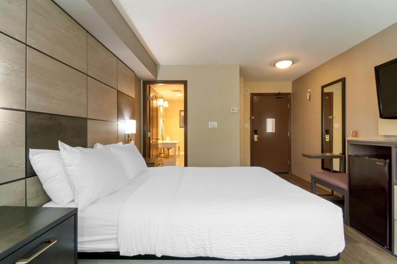 King Room with Kitchenette - Non-Smoking