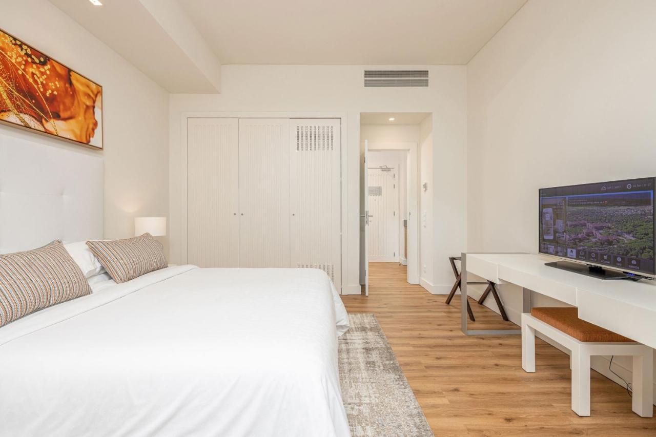 Premium Suite Room with Resort View,1350853306:JPEG