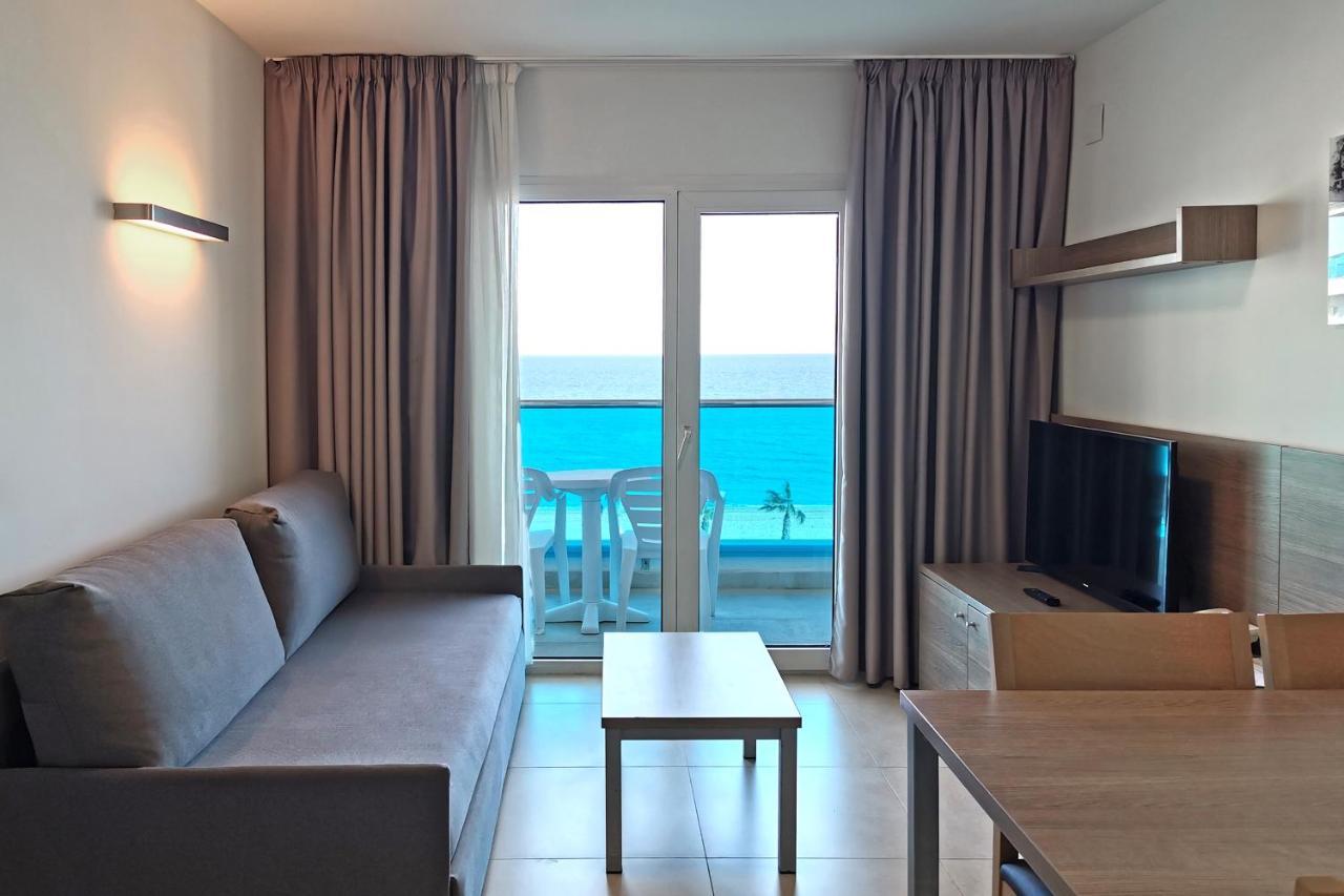 One-Bedroom Apartment Sea View