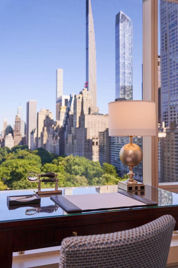 Executive One-Bedroom Suite Park View