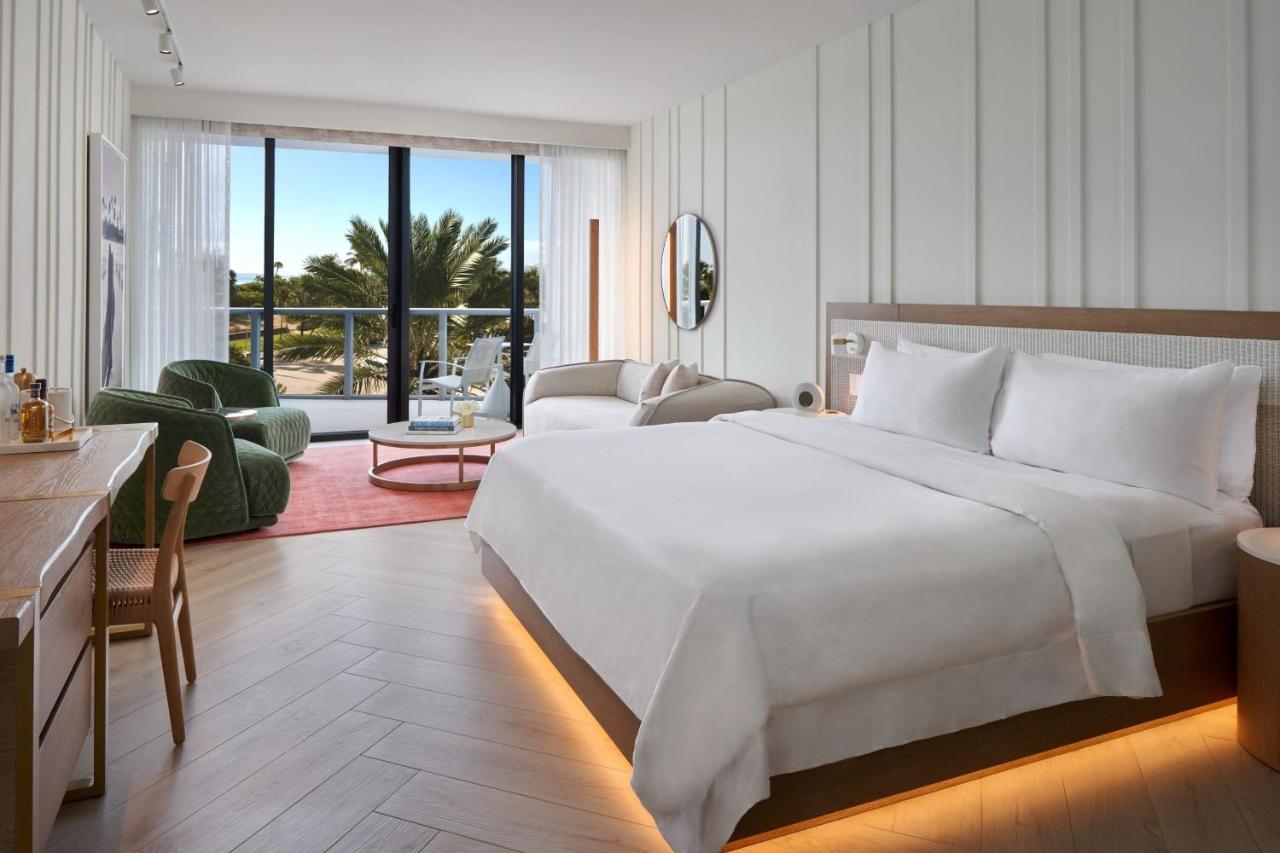 Guest room, 1 King, 3rd -4th Floor view, Partial ocean view, Balcony