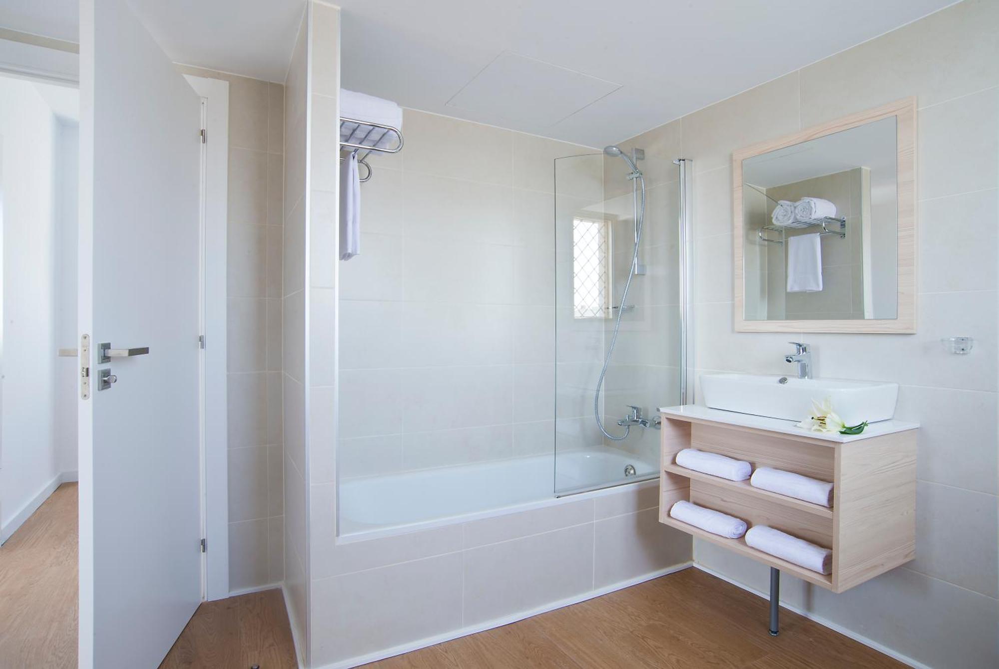 Double Room,1207722982:JPEG