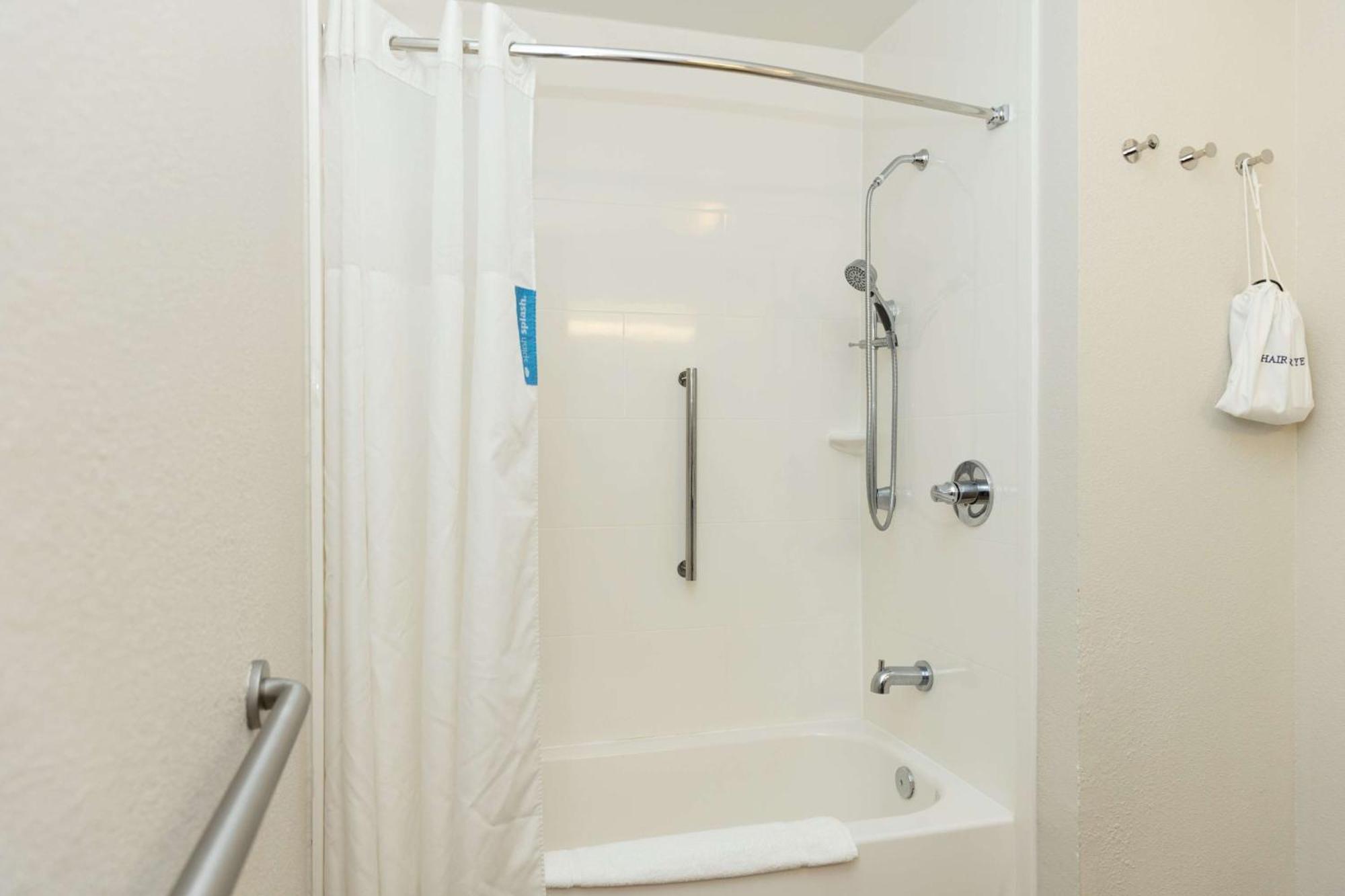 Queen Room with Two Queen Beds - Mobility and Hearing Access/Non-Smoking