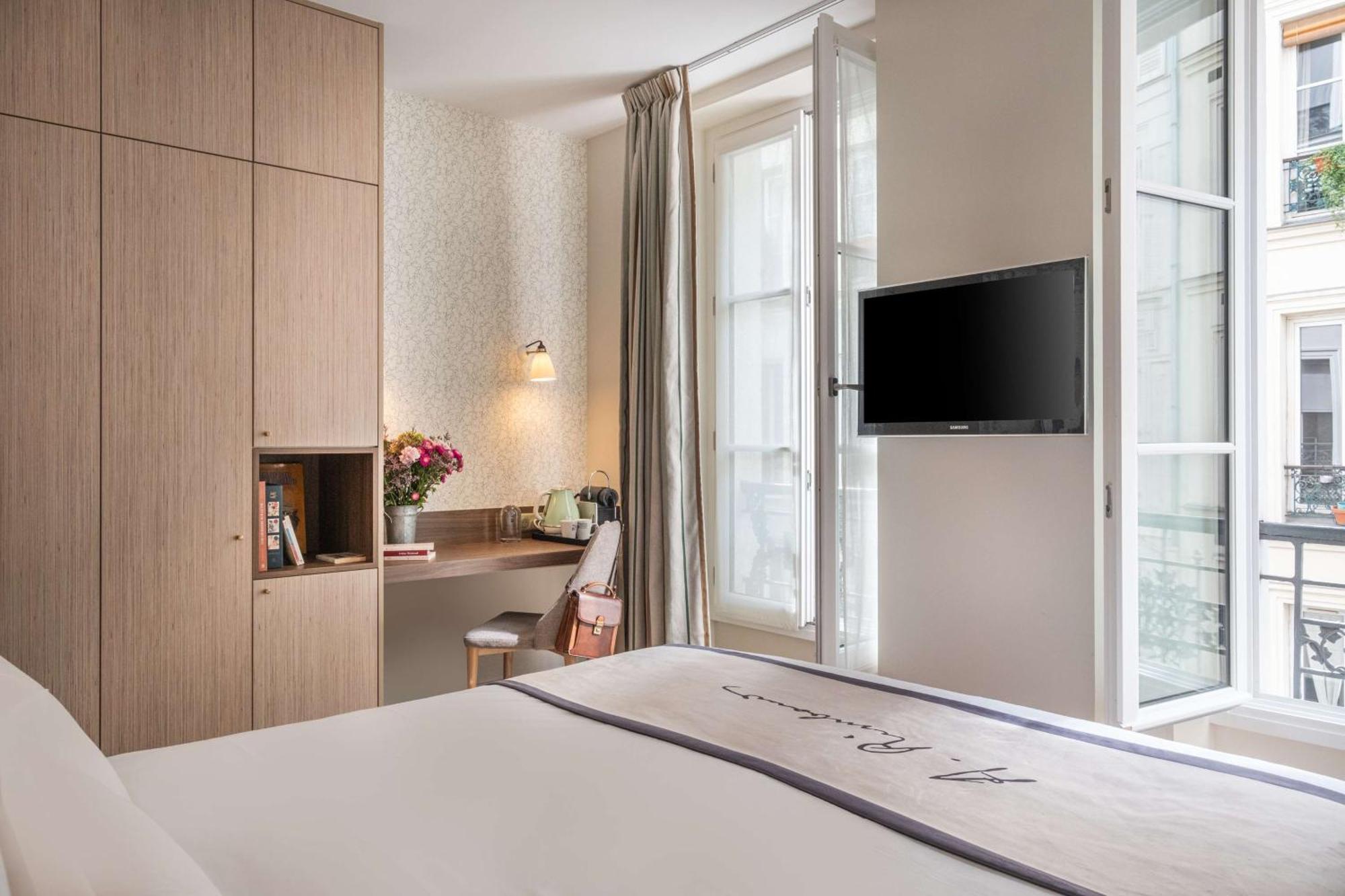 Chambre Lit King-Size Deluxe avec Baignoire - Non-Fumeurs