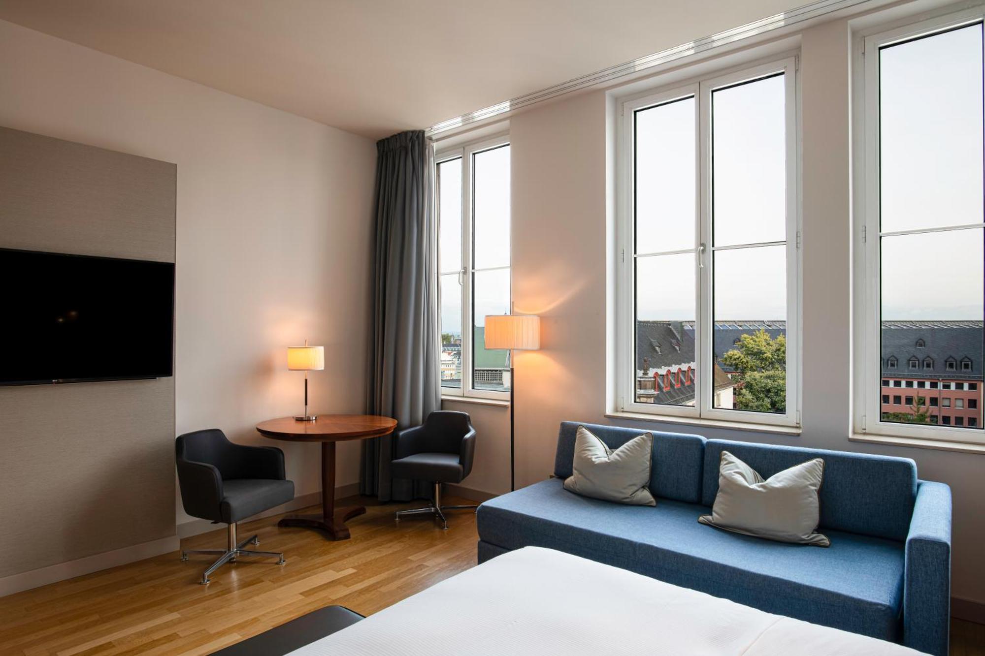 Deluxe Zimmer mit Kingsize-Bett und Aussicht