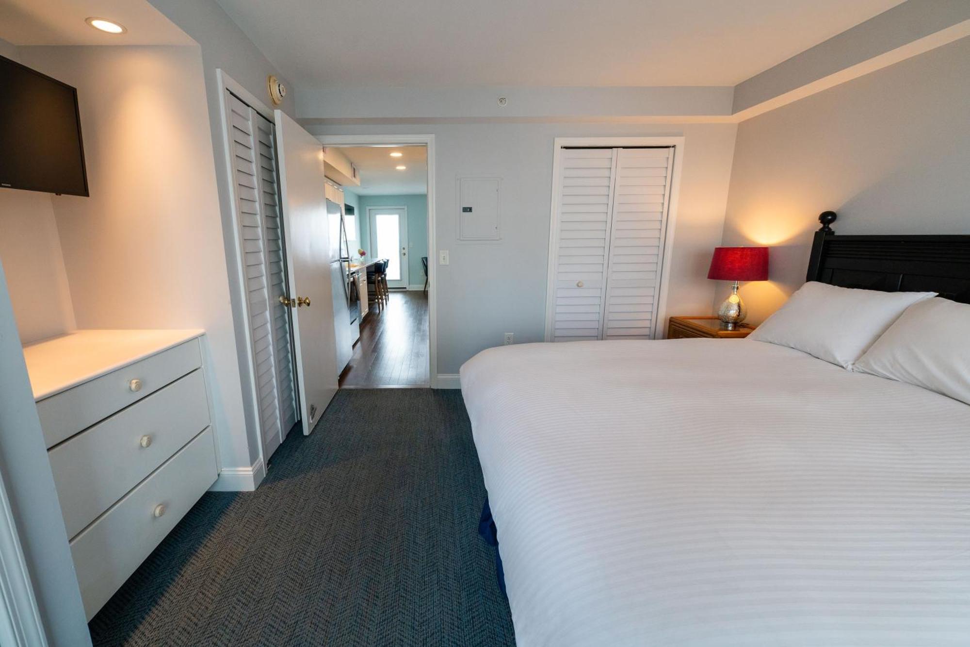 One-Bedroom Apartment with Balcony