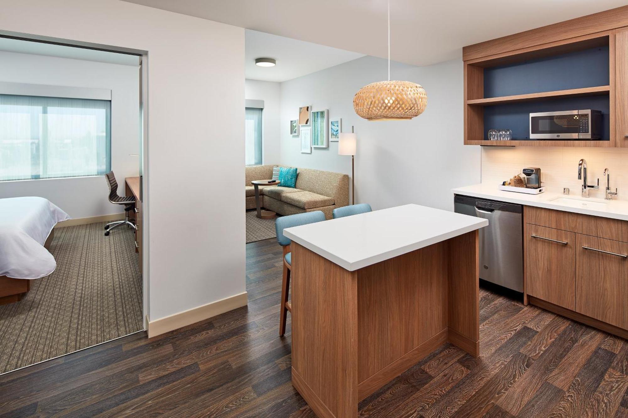 1 Bedroom Suite, 1 King, Sofa bed