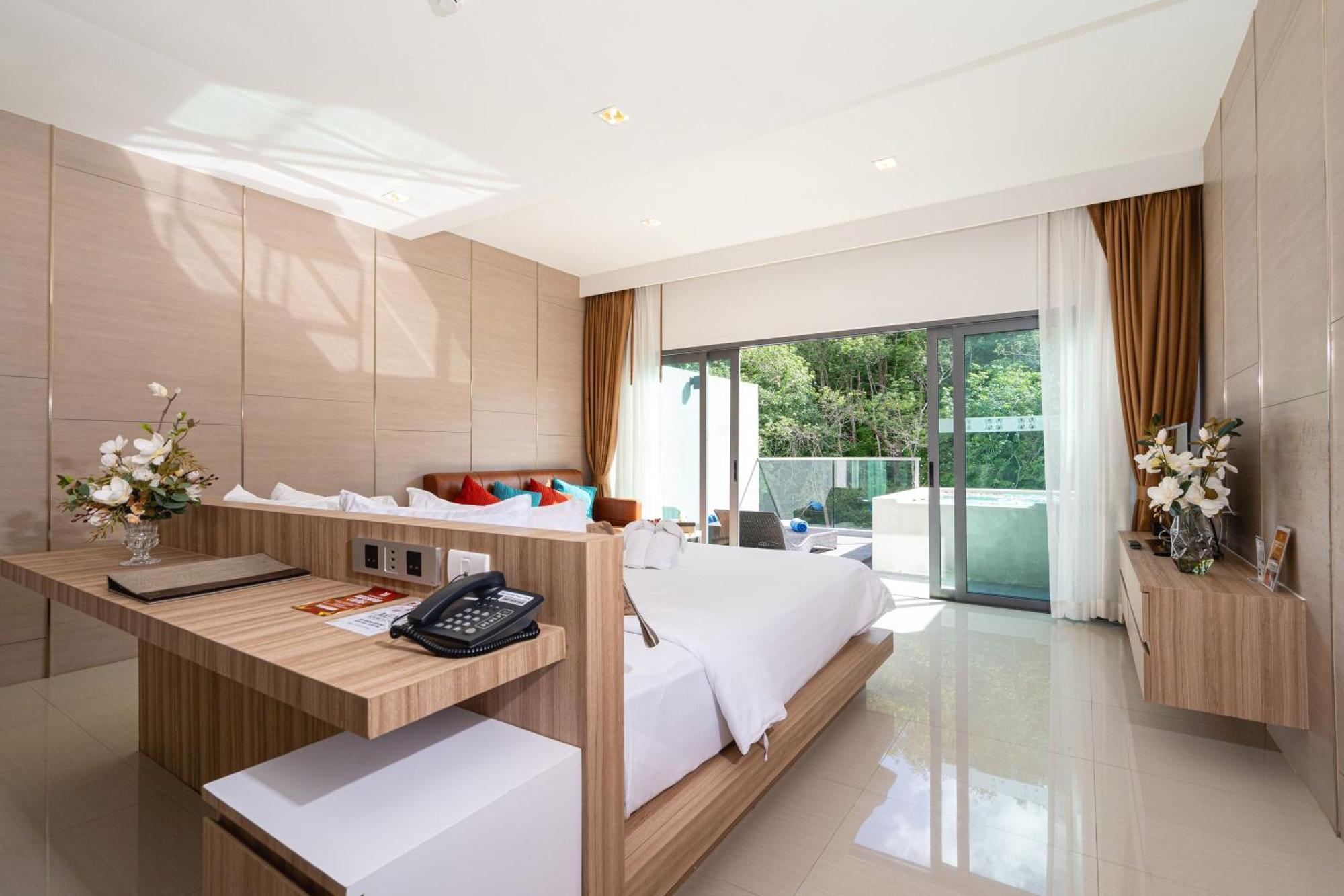 Premier Suite Jacuzzi,1547834419:JPEG