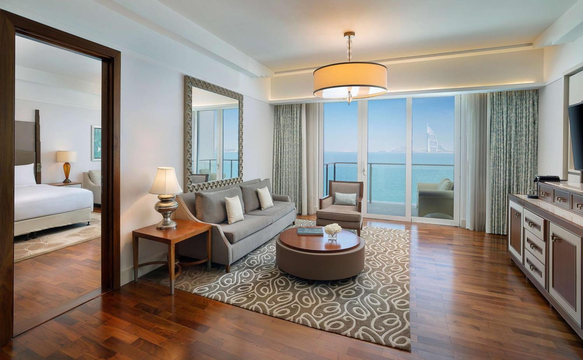 One-Bedroom Club Suite with Sea View,1440107851:JPEG