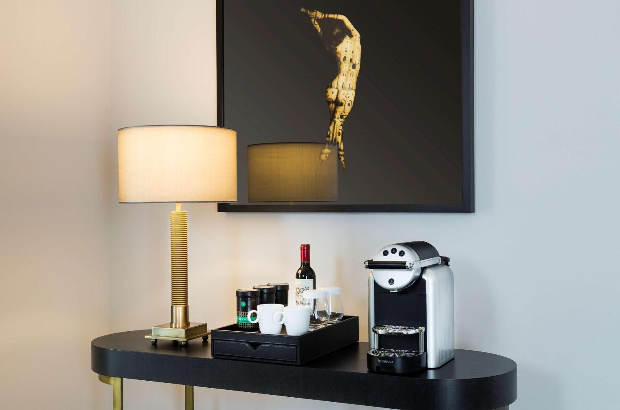 Junior Queen Suite,1548875380:JPEG