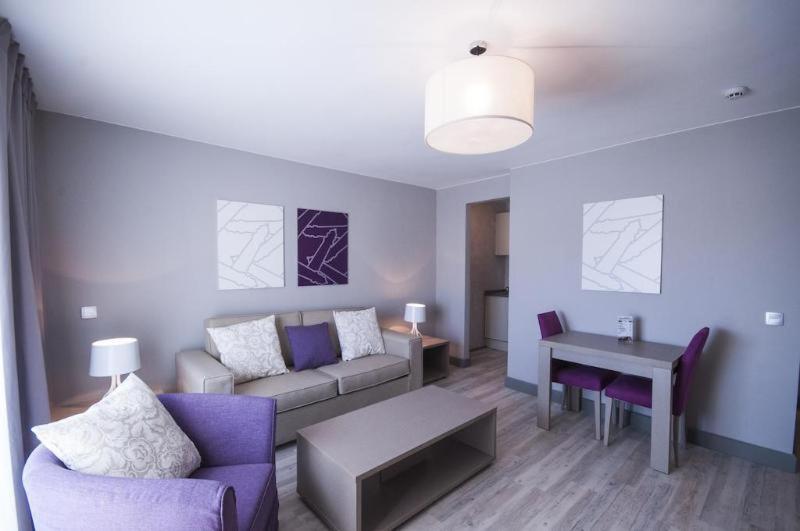 Superior One-Bedroom Apartment,236759913:JPEG