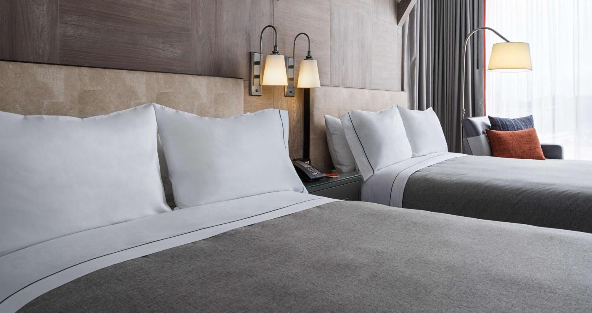 Queen Room with Two Queen Beds and River View,1552302307:JPEG