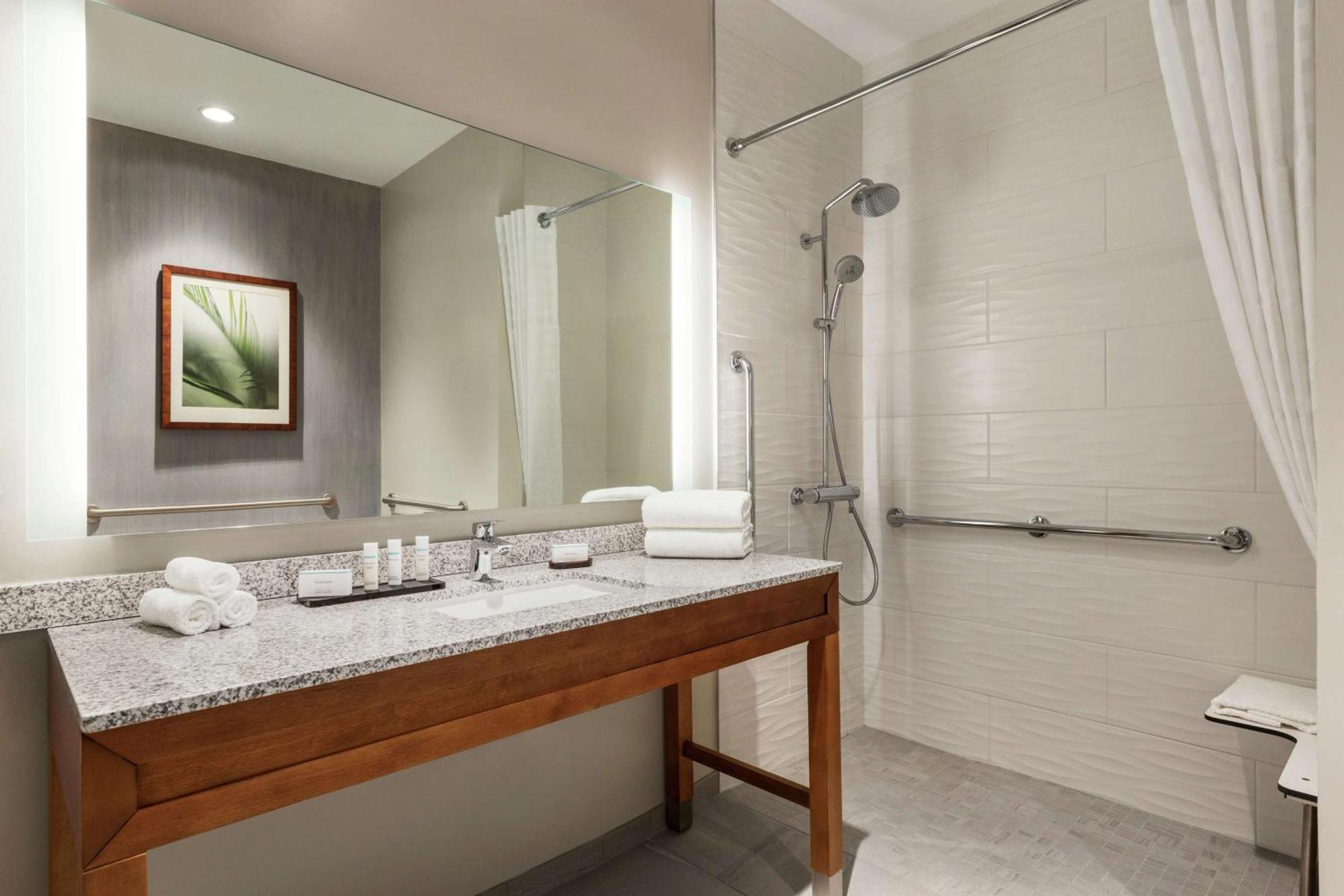 Two Room King Suite - Mobility Access,1557387007:JPEG