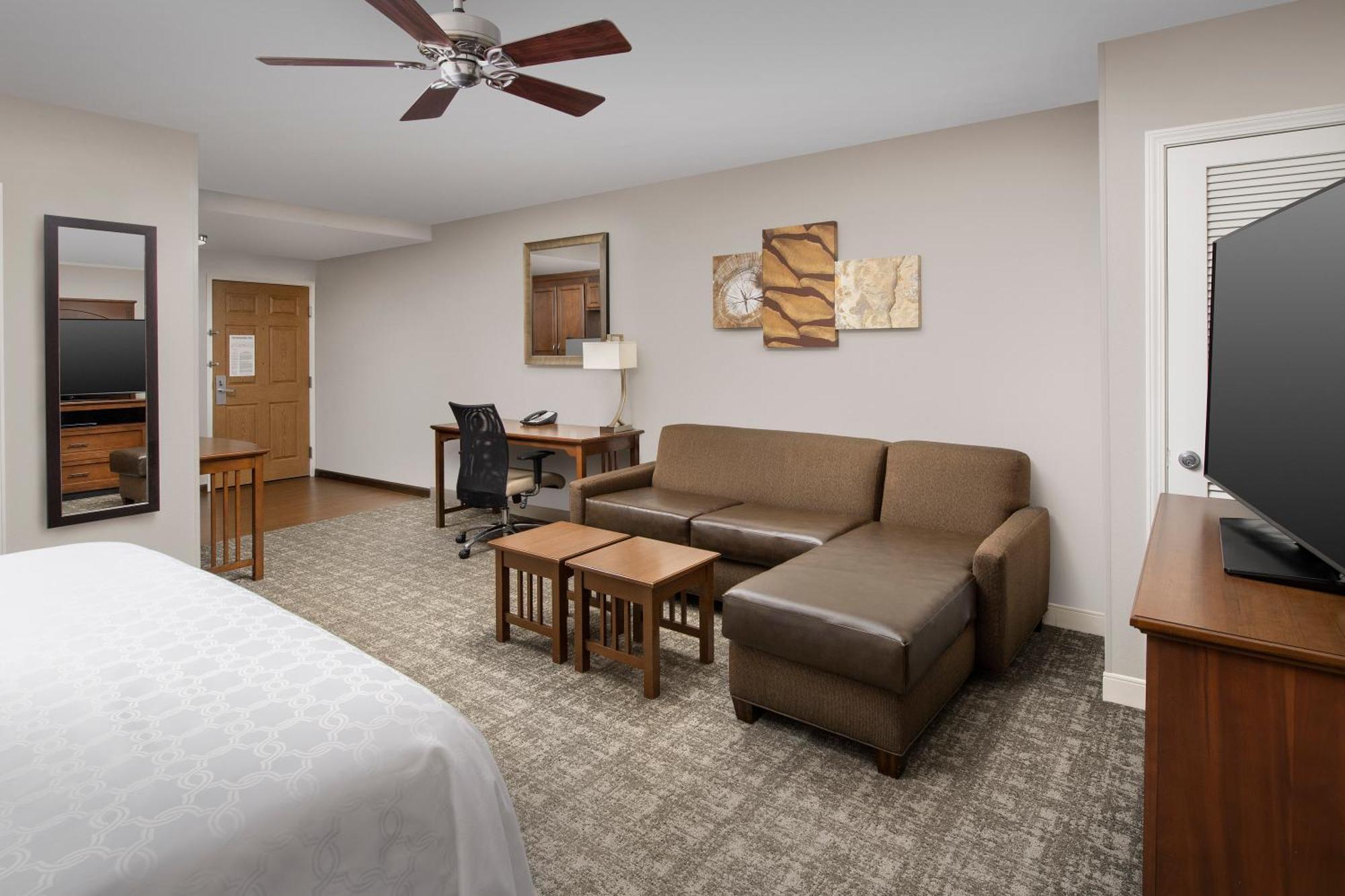 King Studio Suite with Hearing Accessible Tub