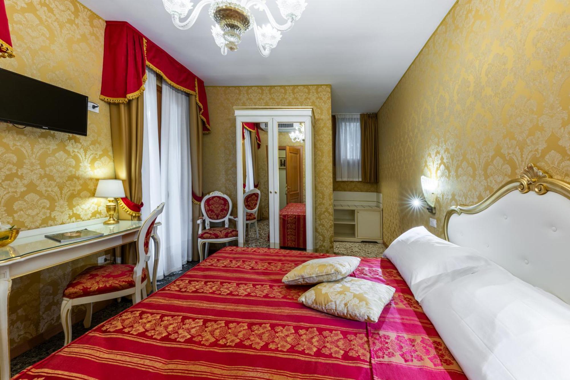 Deluxe Double or Twin Room Balcony