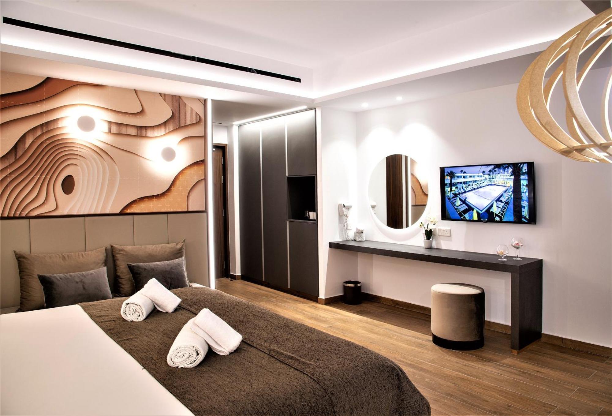 Deluxe Family Room