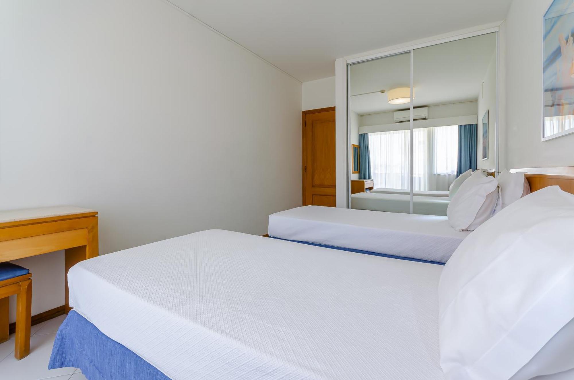 One-Bedroom Apartment with Side Sea View,1594667741:JPEG