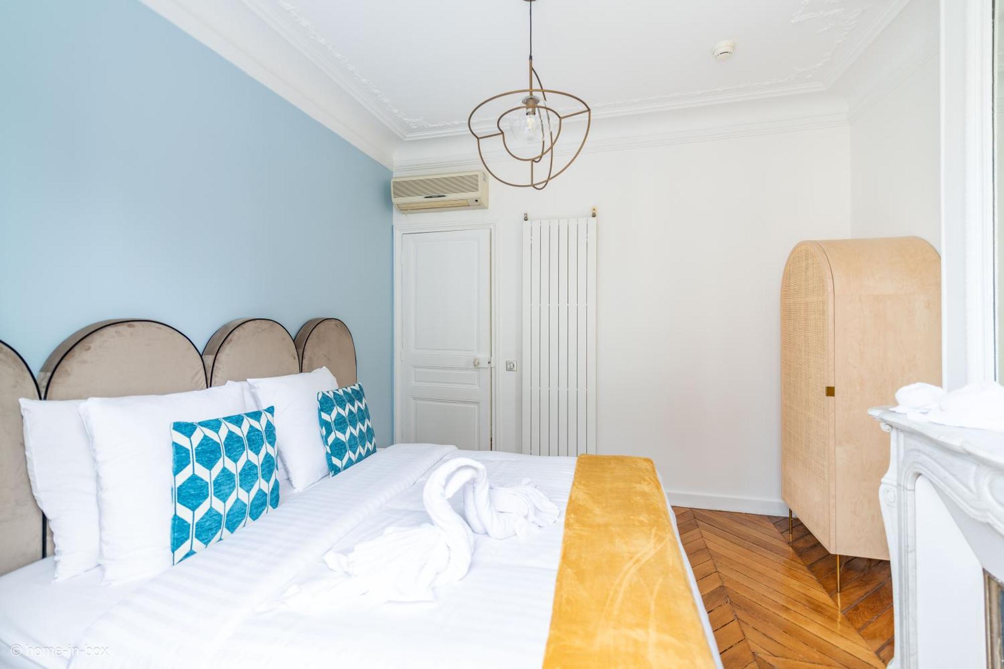 One-Bedroom Apartment City View