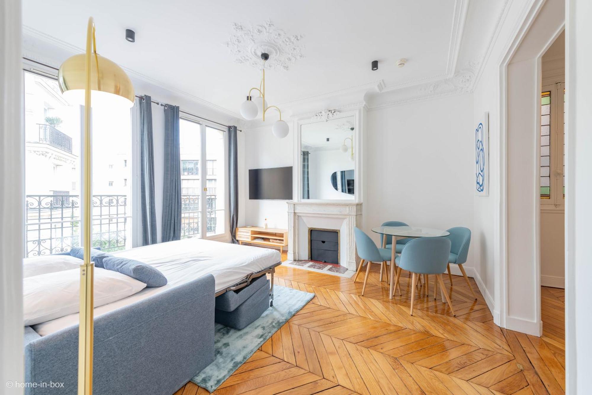 One-Bedroom Apartment City View