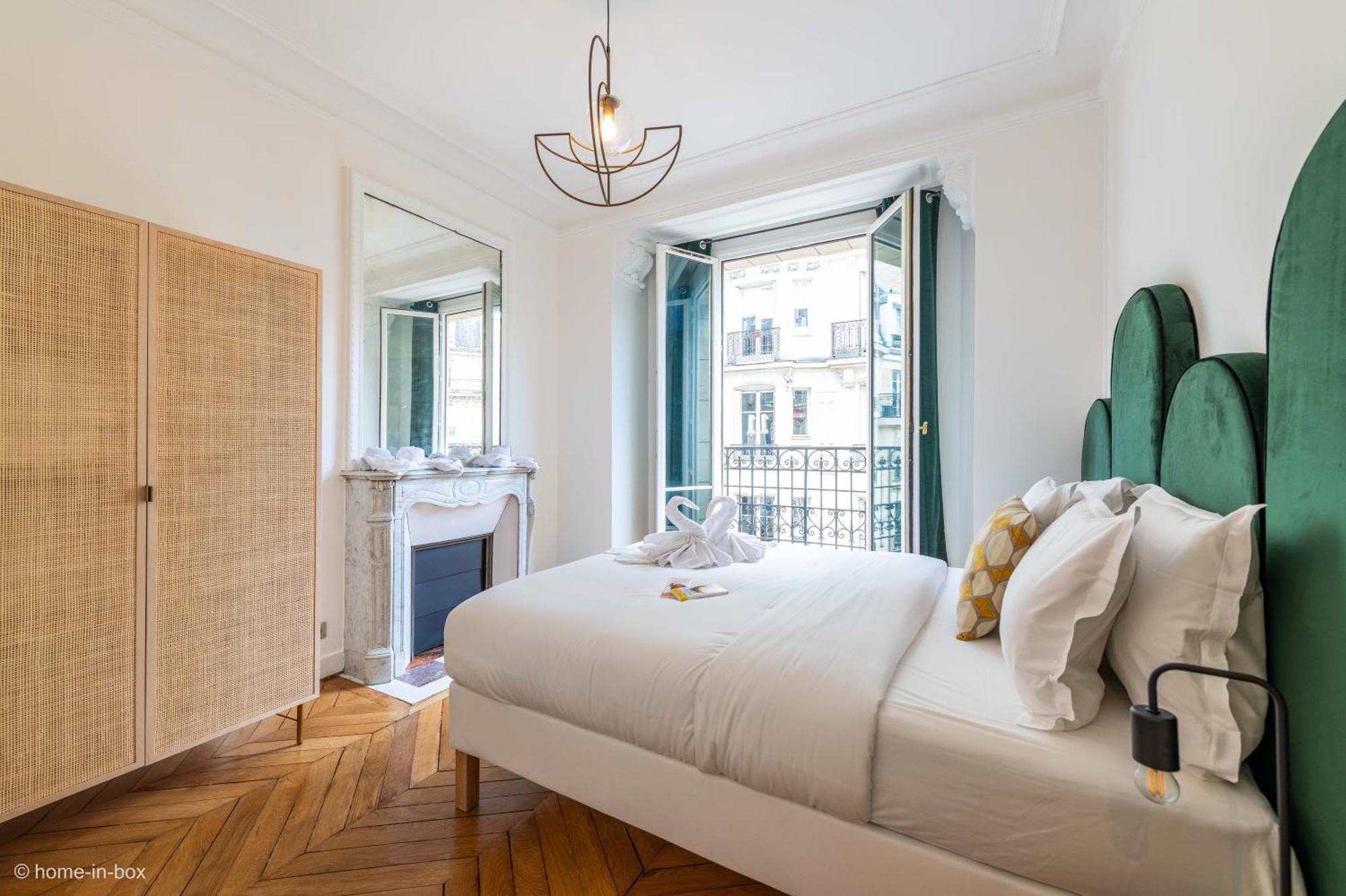 One-Bedroom Apartment City View