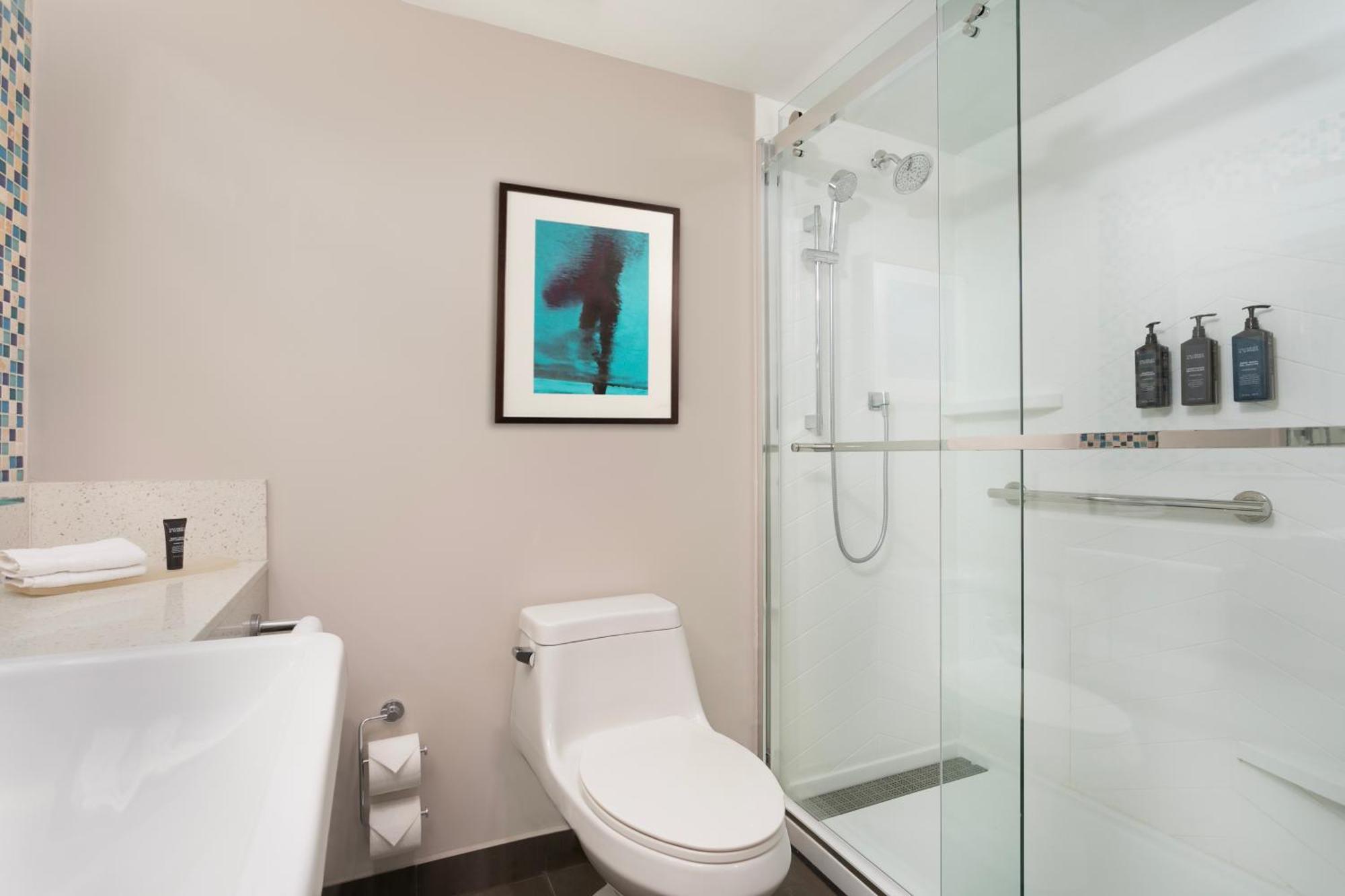 Quality Room, 1 King Bed,1617845473:JPEG