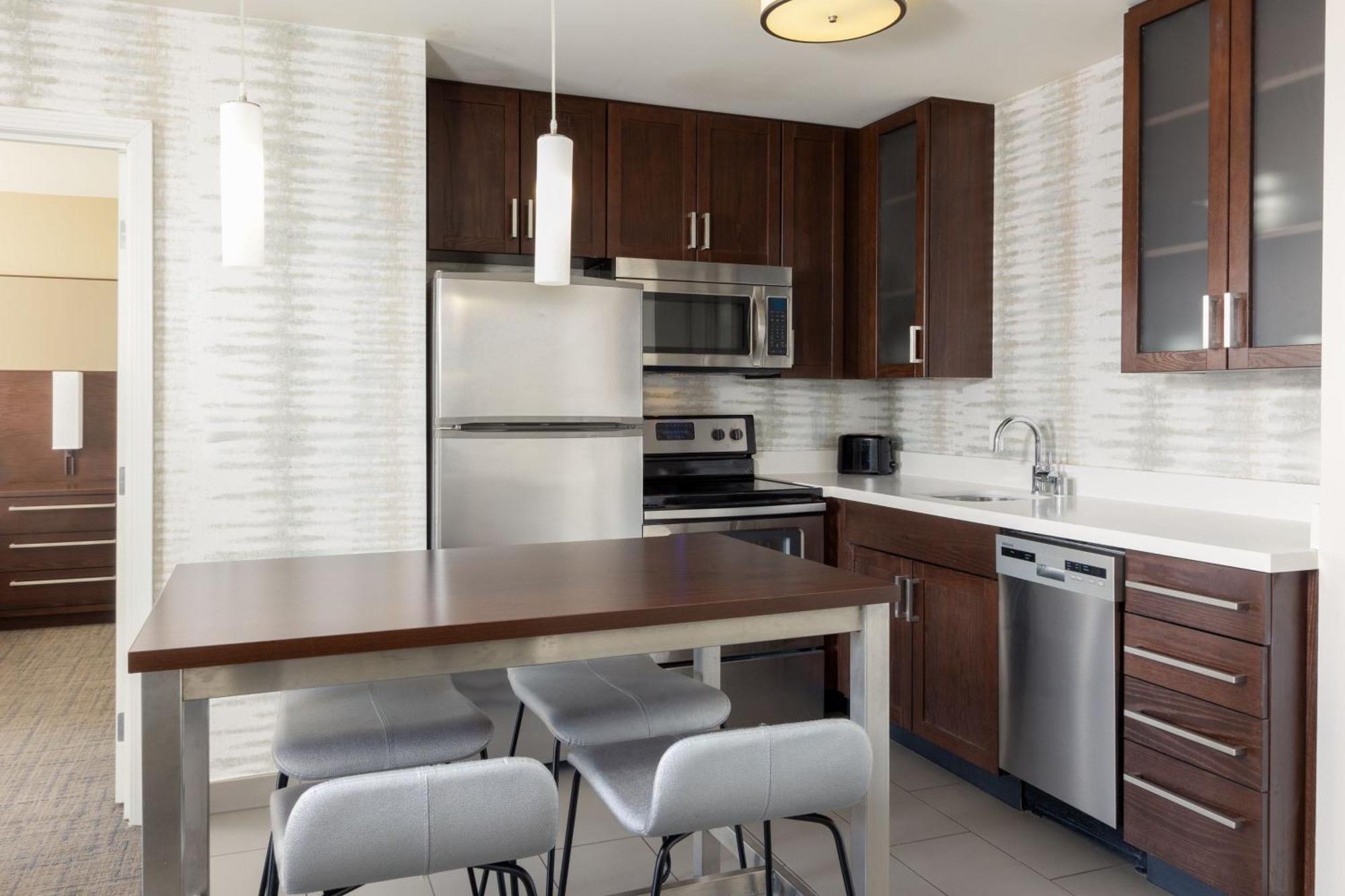 Two-Bedroom Suite,1617861964:JPEG