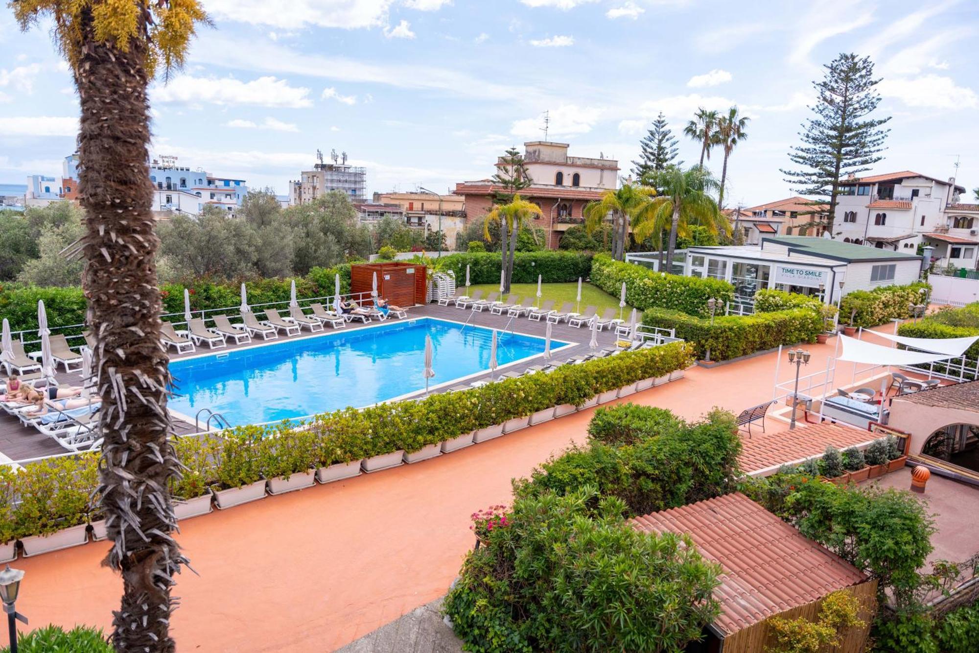 Appartamento con 1 Camera da Letto e Vista Piscina