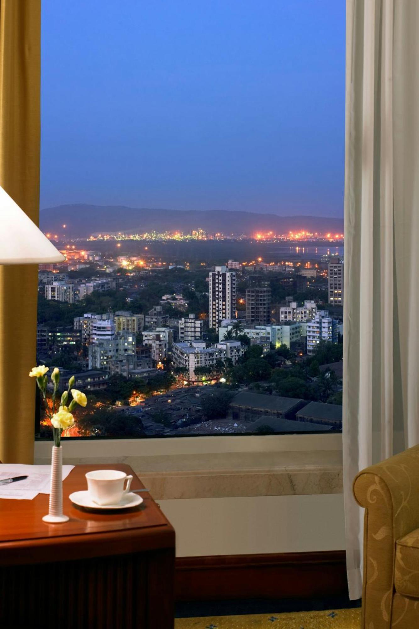 The Towers with Lounge Access