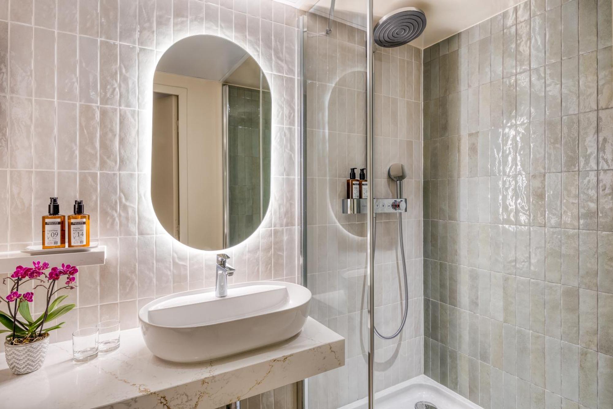 Deluxe Double Studio,1652745449:JPEG