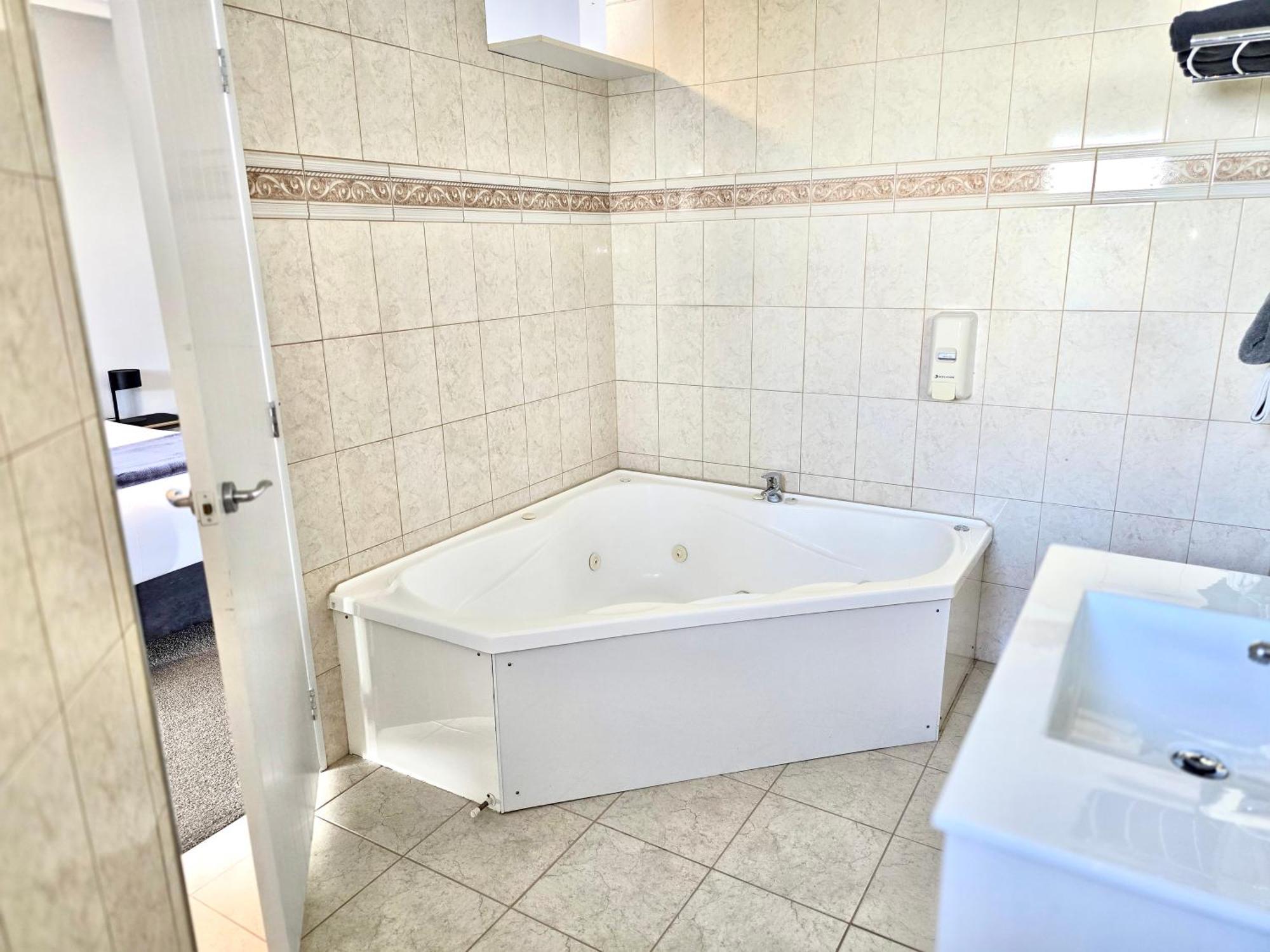 Executive SPA Suite
