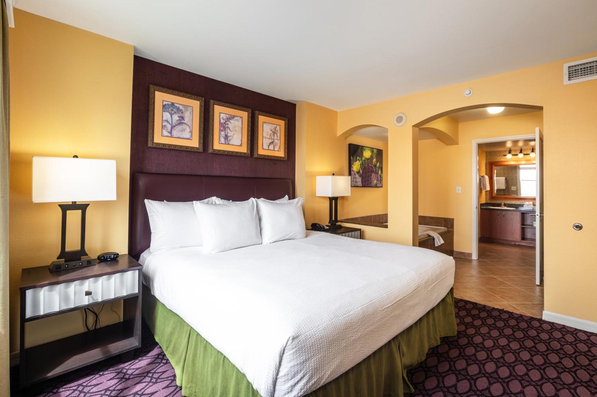 Deluxe King Room,1668053383:JPEG