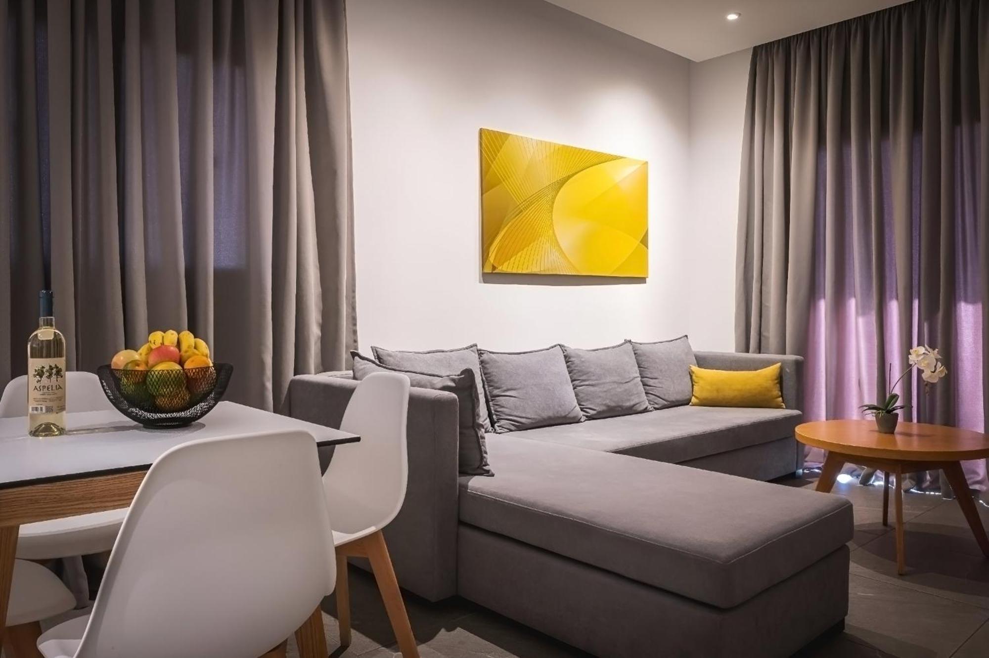 Premium One-Bedroom Apartment with Inland View