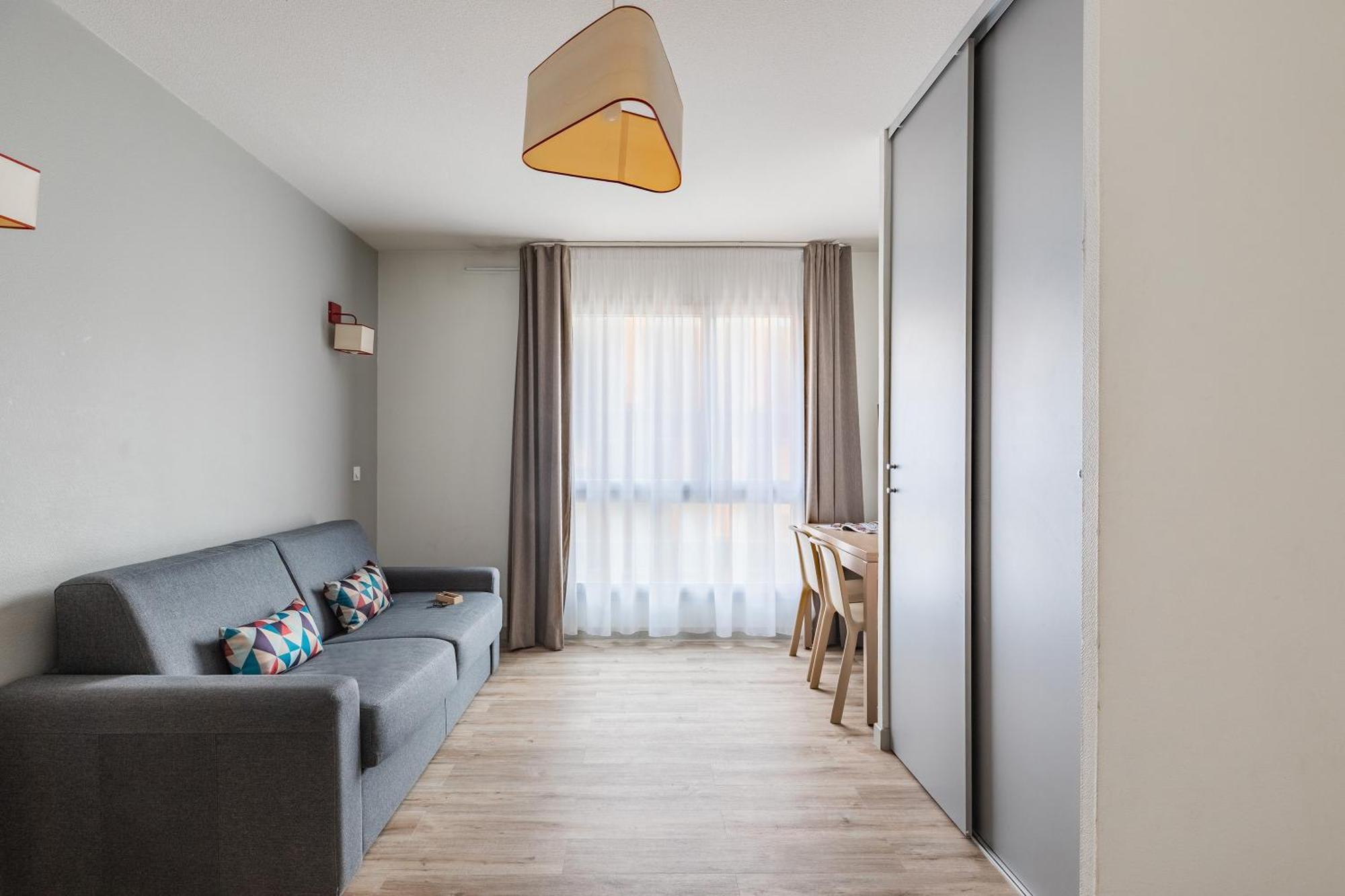 Large Apartment,1689851713:JPEG