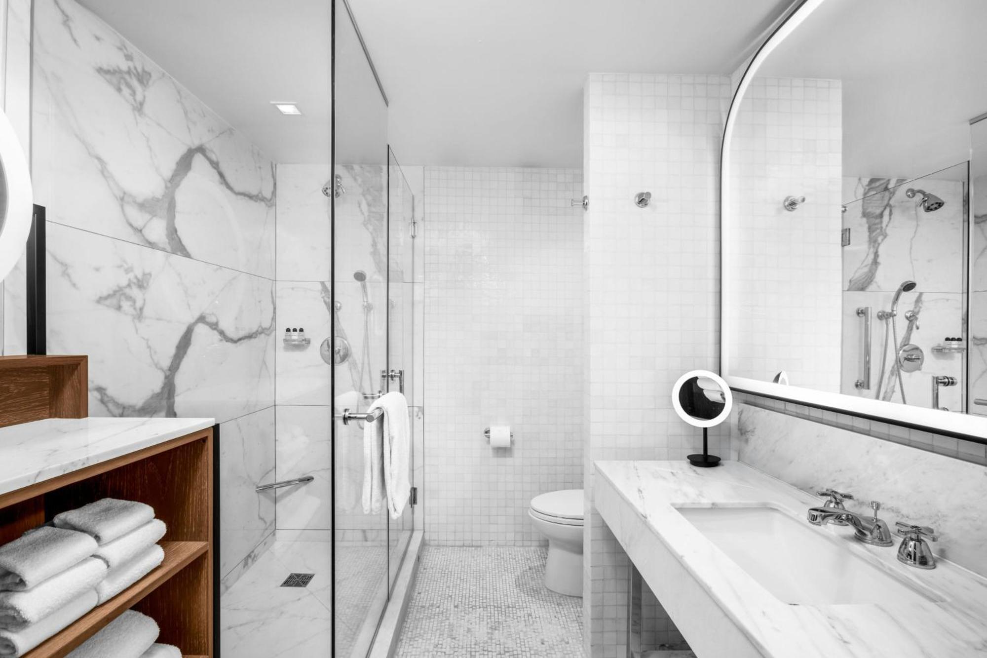 One-Bedroom King Suite